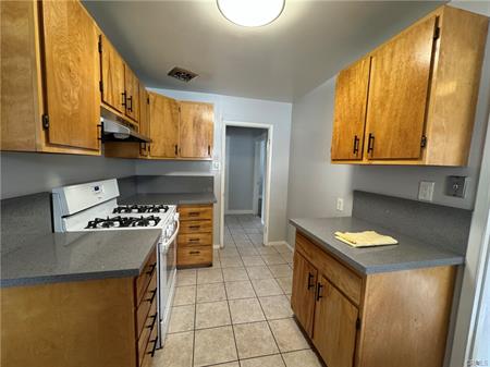 Fullerton, California, 92831, United States, 2 Bedrooms Bedrooms, ,2 BathroomsBathrooms,Residential,For Sale,1921827