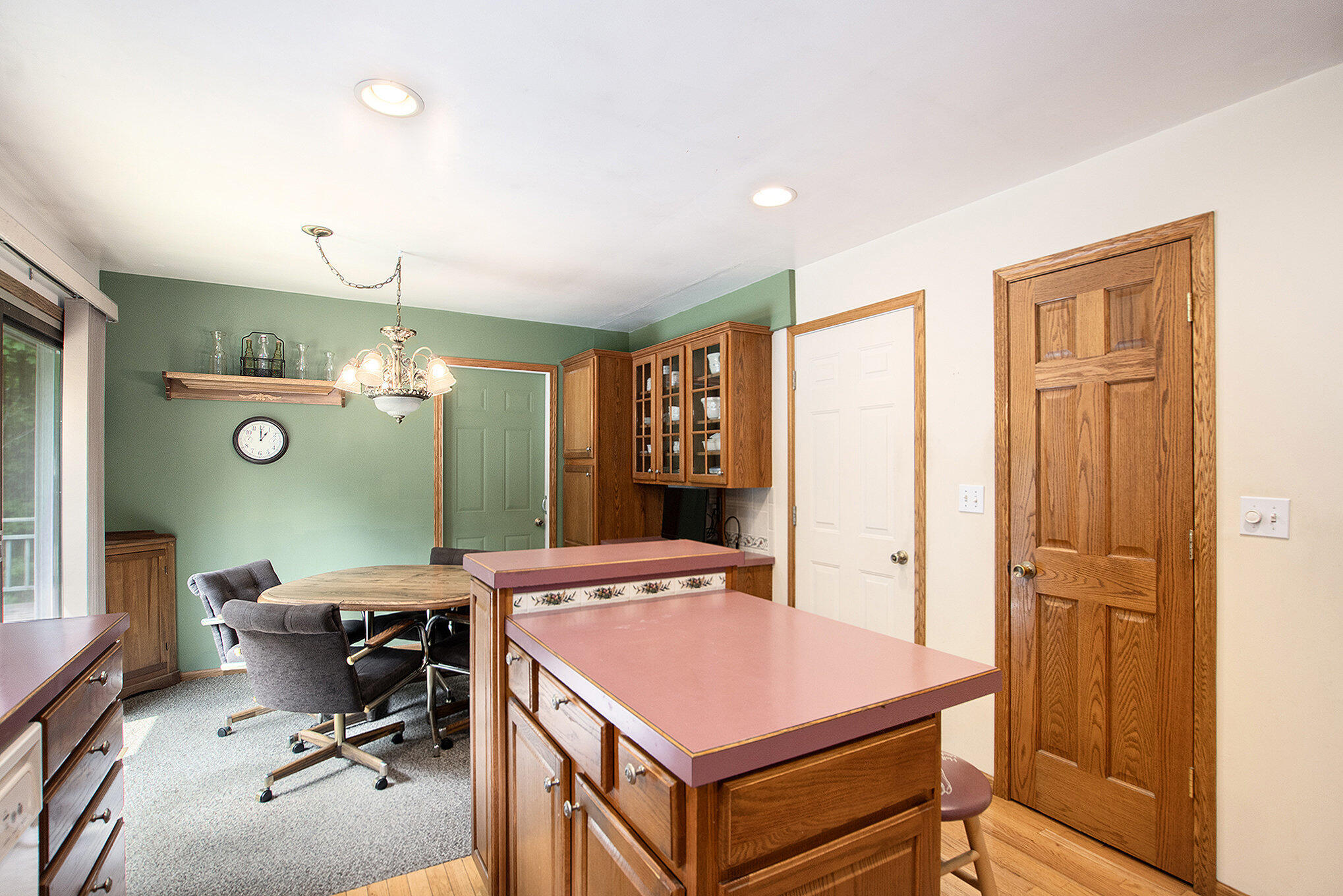 Holland, Michigan, 49424, United States, 3 Bedrooms Bedrooms, ,2 BathroomsBathrooms,Residential,For Sale,1918731