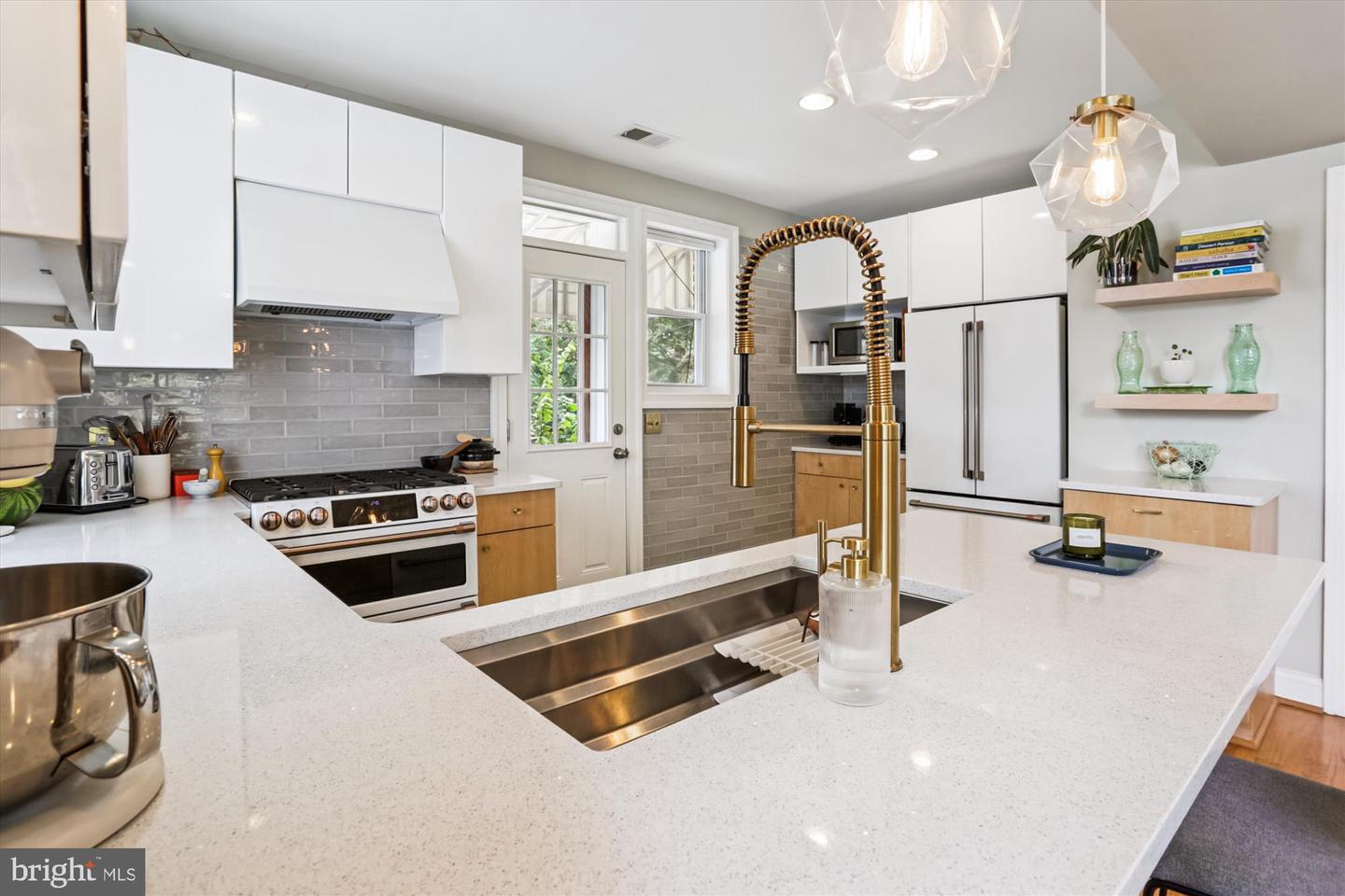 Washington, District of Columbia, 20011, United States, 3 Bedrooms Bedrooms, ,4 BathroomsBathrooms,Residential,For Sale,1941058