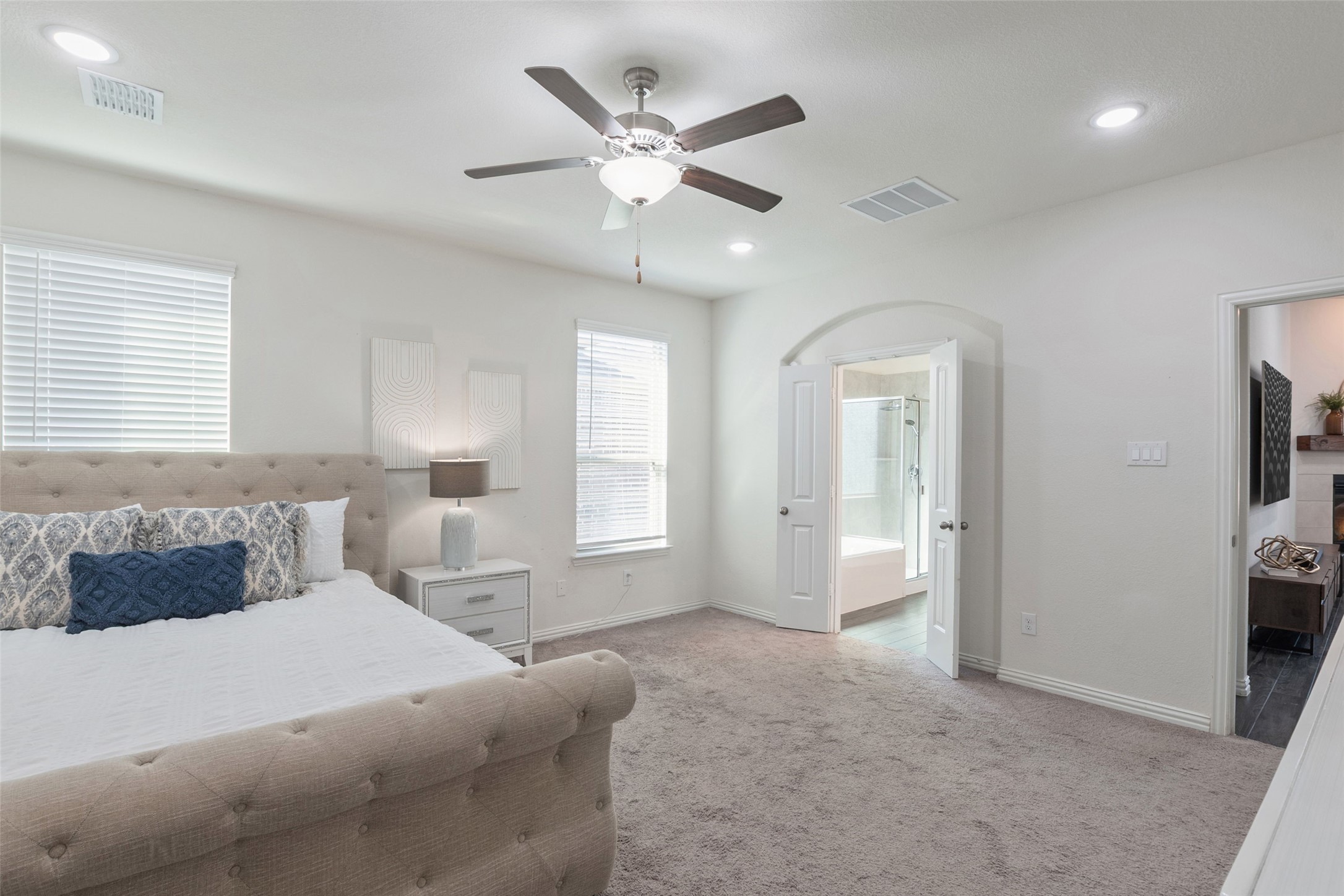 Little Elm, Texas, 75068, United States, 4 Bedrooms Bedrooms, ,4 BathroomsBathrooms,Residential,For Sale,1990975