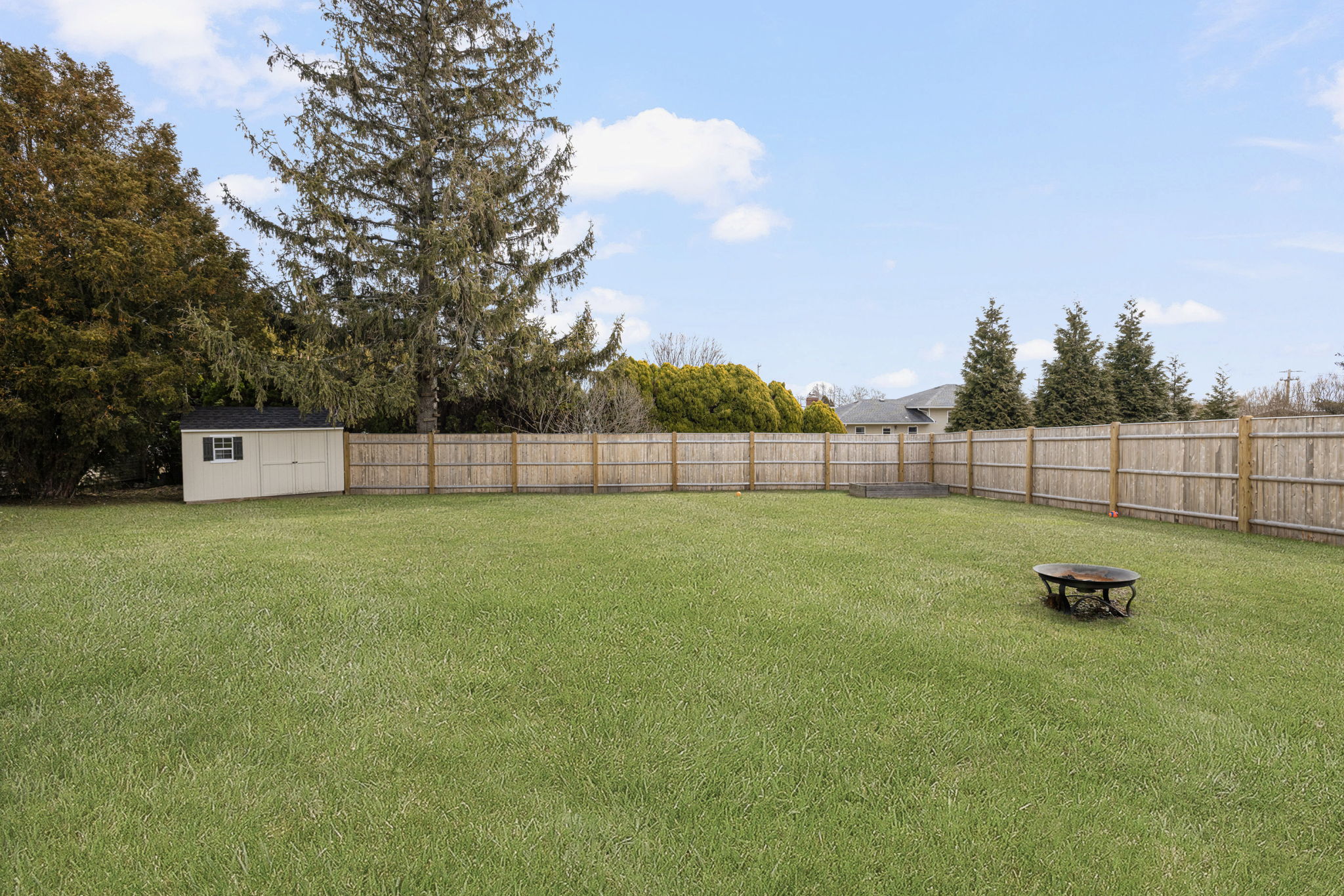  Sunny, Single Level By the Beaches - 物件實景