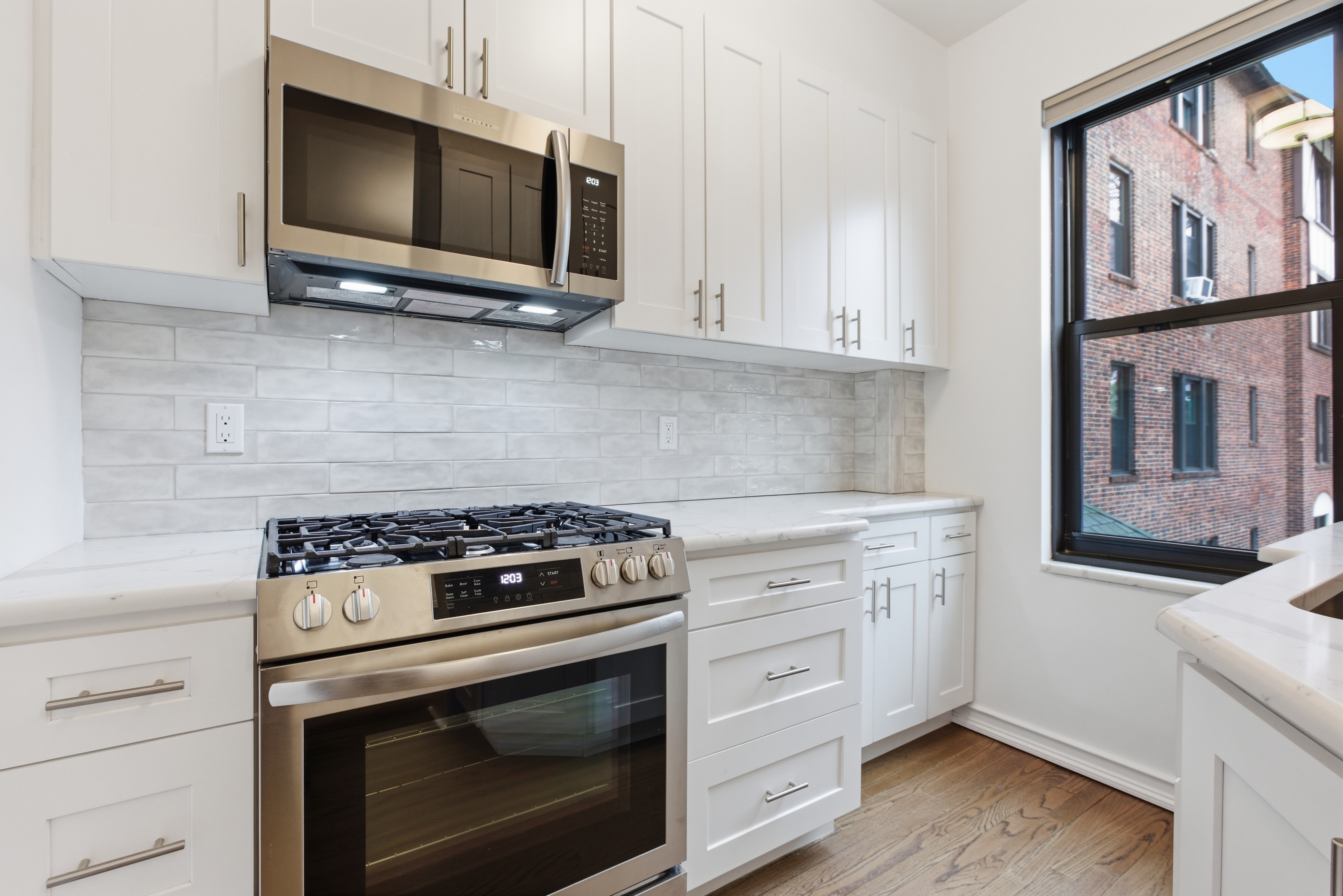  242 Bronxville Road - 物件實景