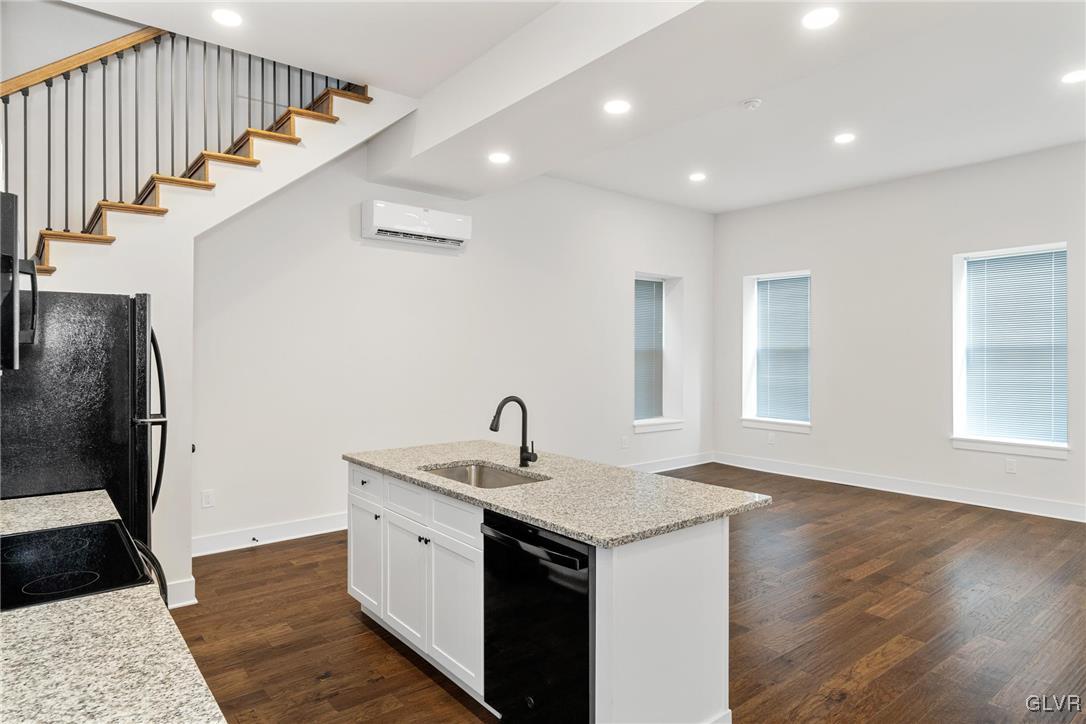 Allentown City, Pennsylvania, 18109, United States, 5 Bedrooms Bedrooms, ,5 BathroomsBathrooms,Residential,For Sale,1759200