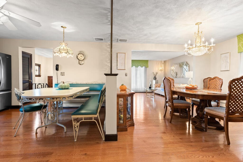 Everett, Massachusetts, 02149, United States, 3 Bedrooms Bedrooms, ,2 BathroomsBathrooms,Residential,For Sale,1937012