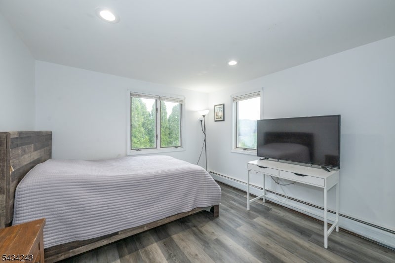 Wanaque Boro, New Jersey, 07420, United States, 4 Bedrooms Bedrooms, ,2 BathroomsBathrooms,Residential,For Sale,2049267