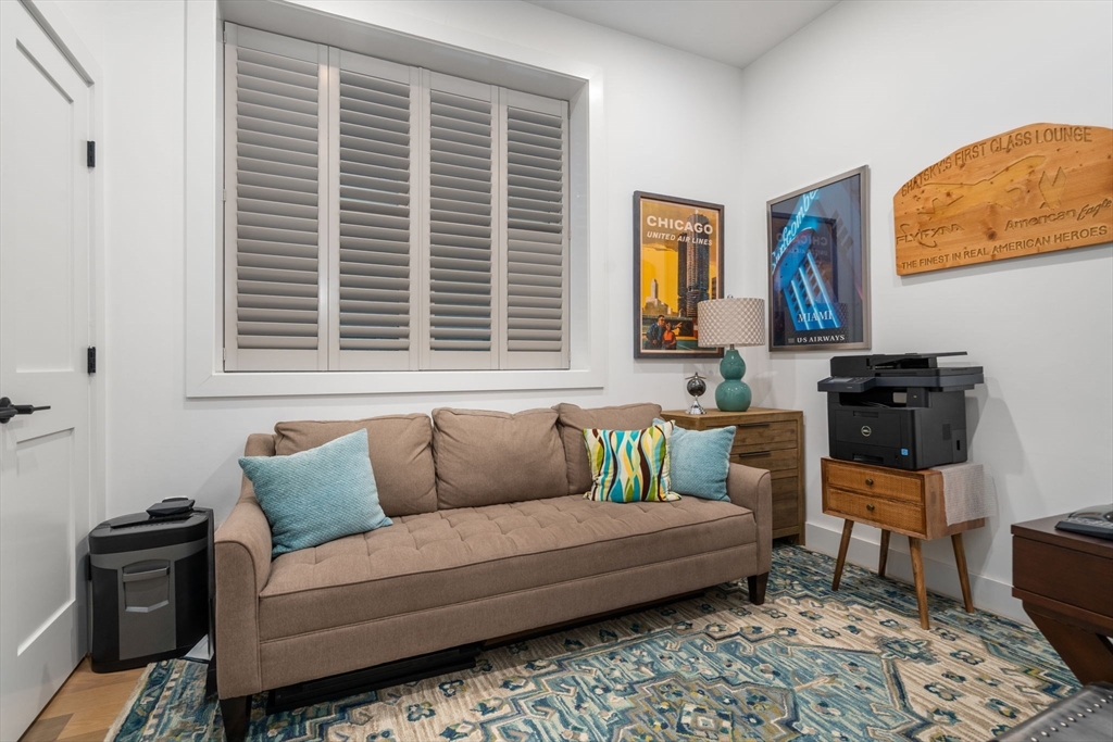 Boston, Massachusetts, 02128, United States, 2 Bedrooms Bedrooms, ,2 BathroomsBathrooms,Residential,For Sale,1940693