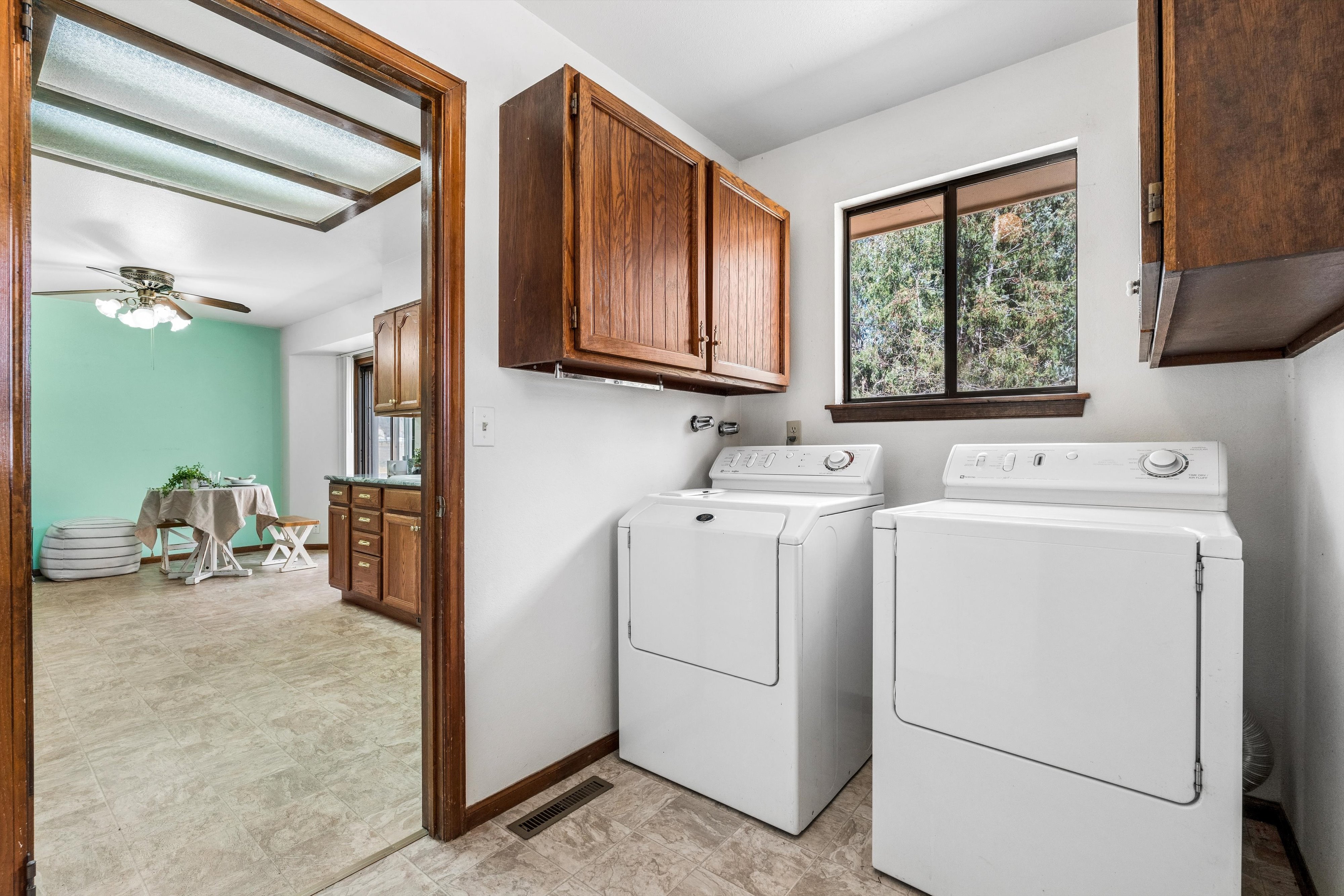  Rare Loveland 3 Bed, 3 Bath Ranch With Full Finished Basement - 物件實景