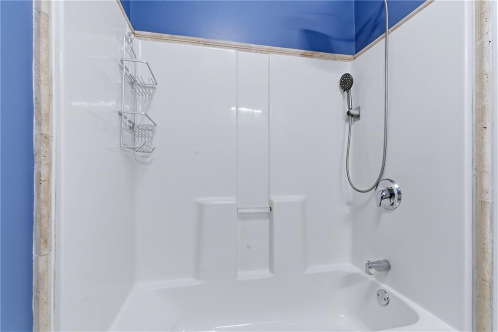 Warwick, Rhode Island, 02889, United States, 5 Bedrooms Bedrooms, ,3 BathroomsBathrooms,Residential,For Sale,2048258