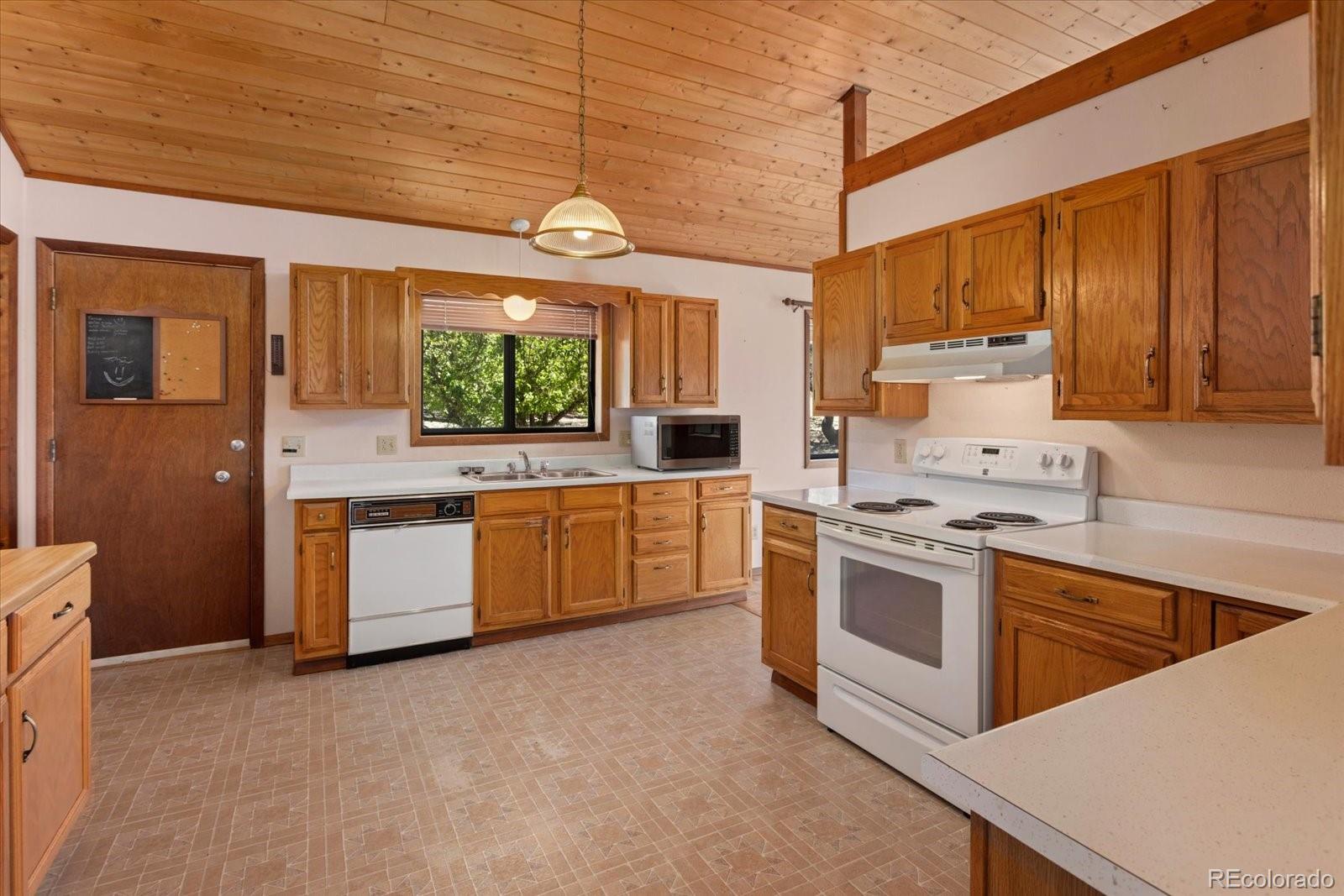 Salida, Colorado, 81201, United States, 3 Bedrooms Bedrooms, ,1 BathroomBathrooms,Residential,For Sale,2043390