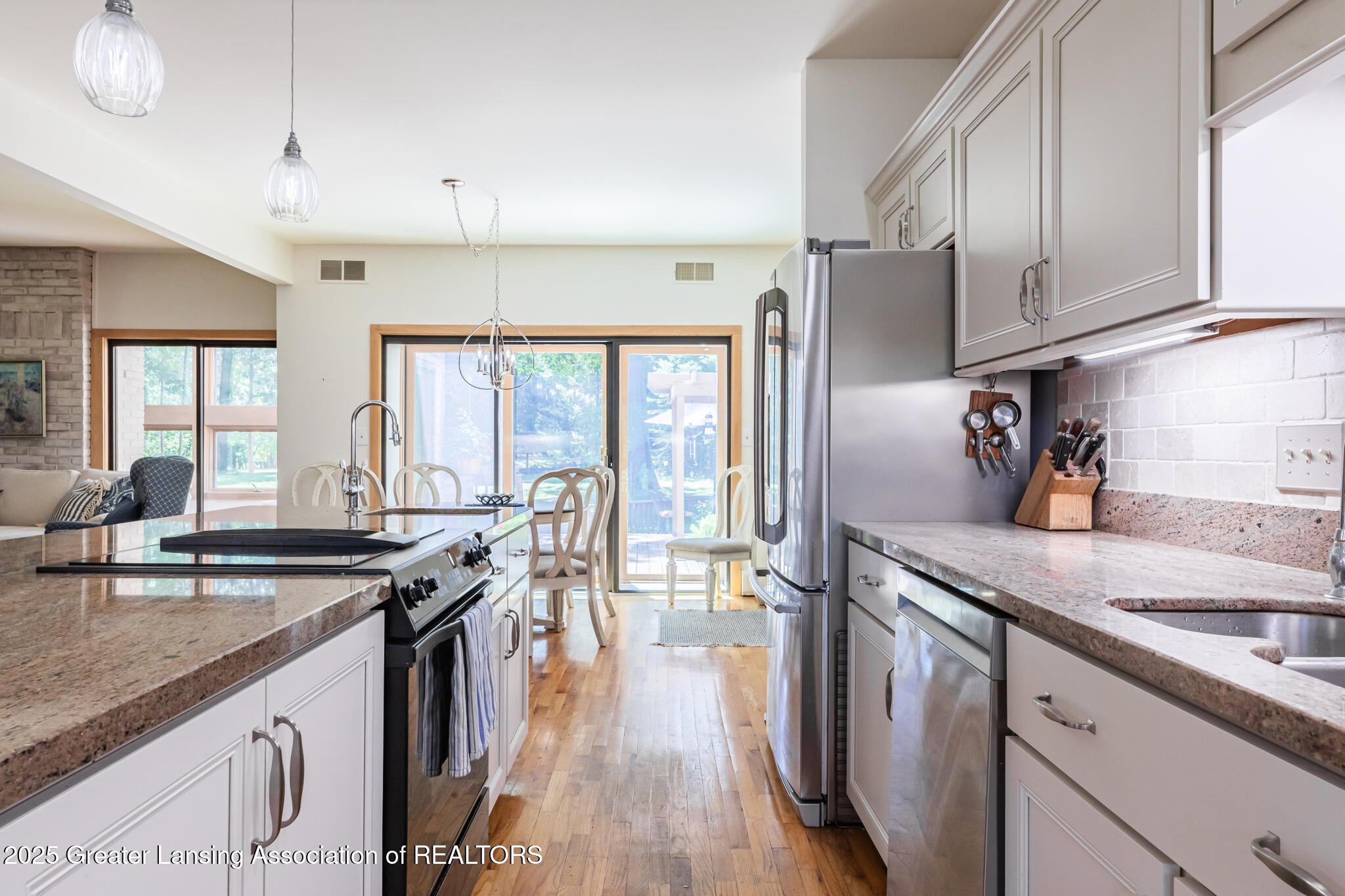 Okemos, Michigan, 48864, United States, 5 Bedrooms Bedrooms, ,5 BathroomsBathrooms,Residential,For Sale,1901350