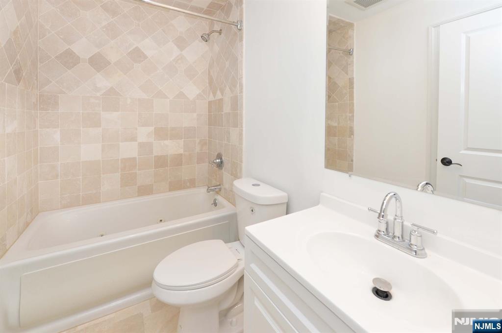 Mahwah, New Jersey, 07430, United States, 4 Bedrooms Bedrooms, ,3 BathroomsBathrooms,Residential,For Sale,1989324