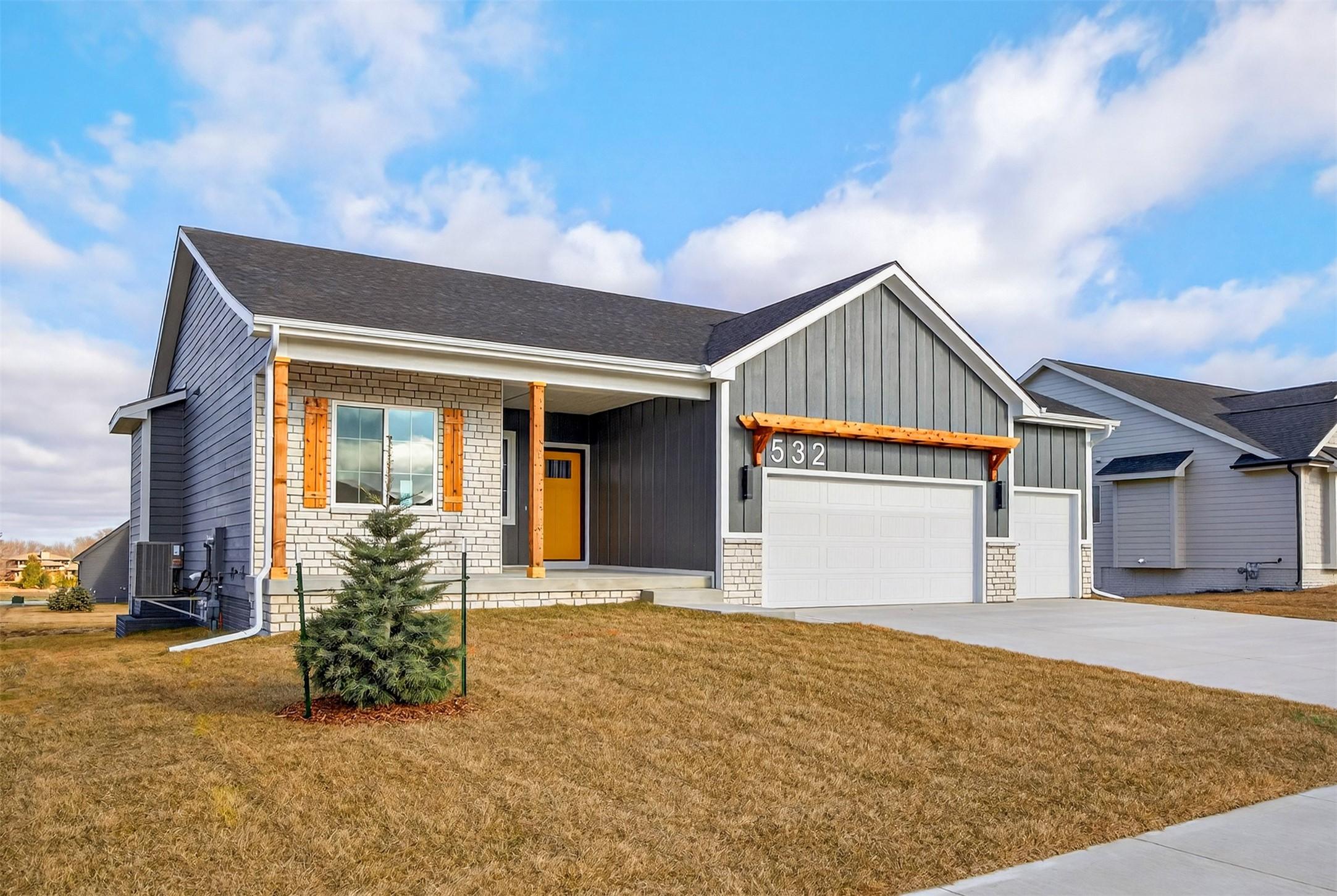 Huxley, Iowa, 50124, United States, 5 Bedrooms Bedrooms, ,3 BathroomsBathrooms,Residential,For Sale,2010436