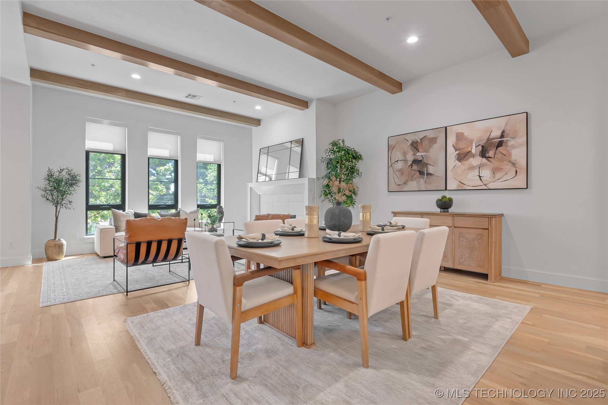 Tulsa, Oklahoma, 74120, United States, 3 Bedrooms Bedrooms, ,3 BathroomsBathrooms,Residential,For Sale,1989379