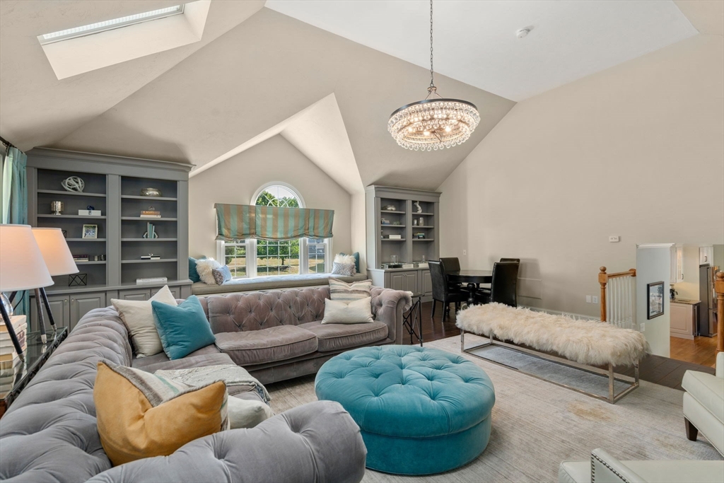 Lynnfield, Massachusetts, 01940, United States, 4 Bedrooms Bedrooms, ,3 BathroomsBathrooms,Residential,For Sale,1900631