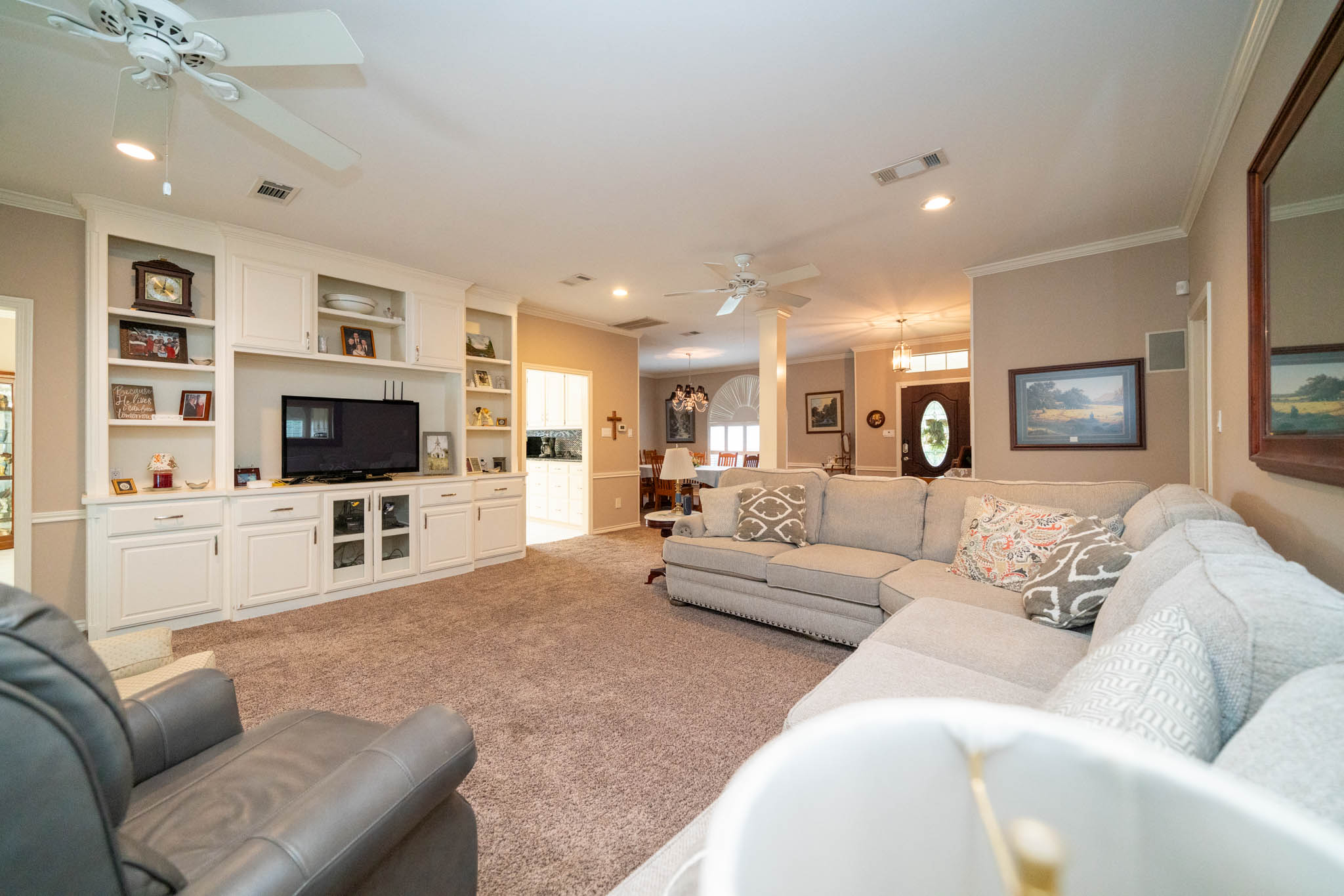 Jacksonville, Texas, 75766, United States, 3 Bedrooms Bedrooms, ,4 BathroomsBathrooms,Residential,For Sale,1984129