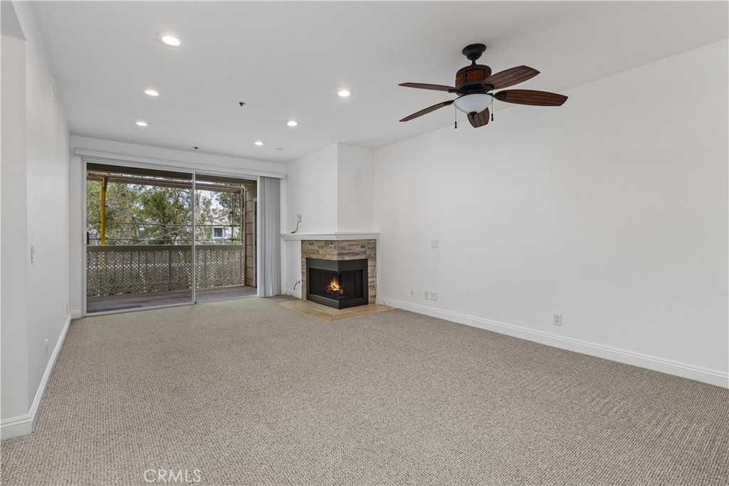 Huntington Beach, California, 92646, United States, 2 Bedrooms Bedrooms, ,2 BathroomsBathrooms,Residential,For Sale,1939014