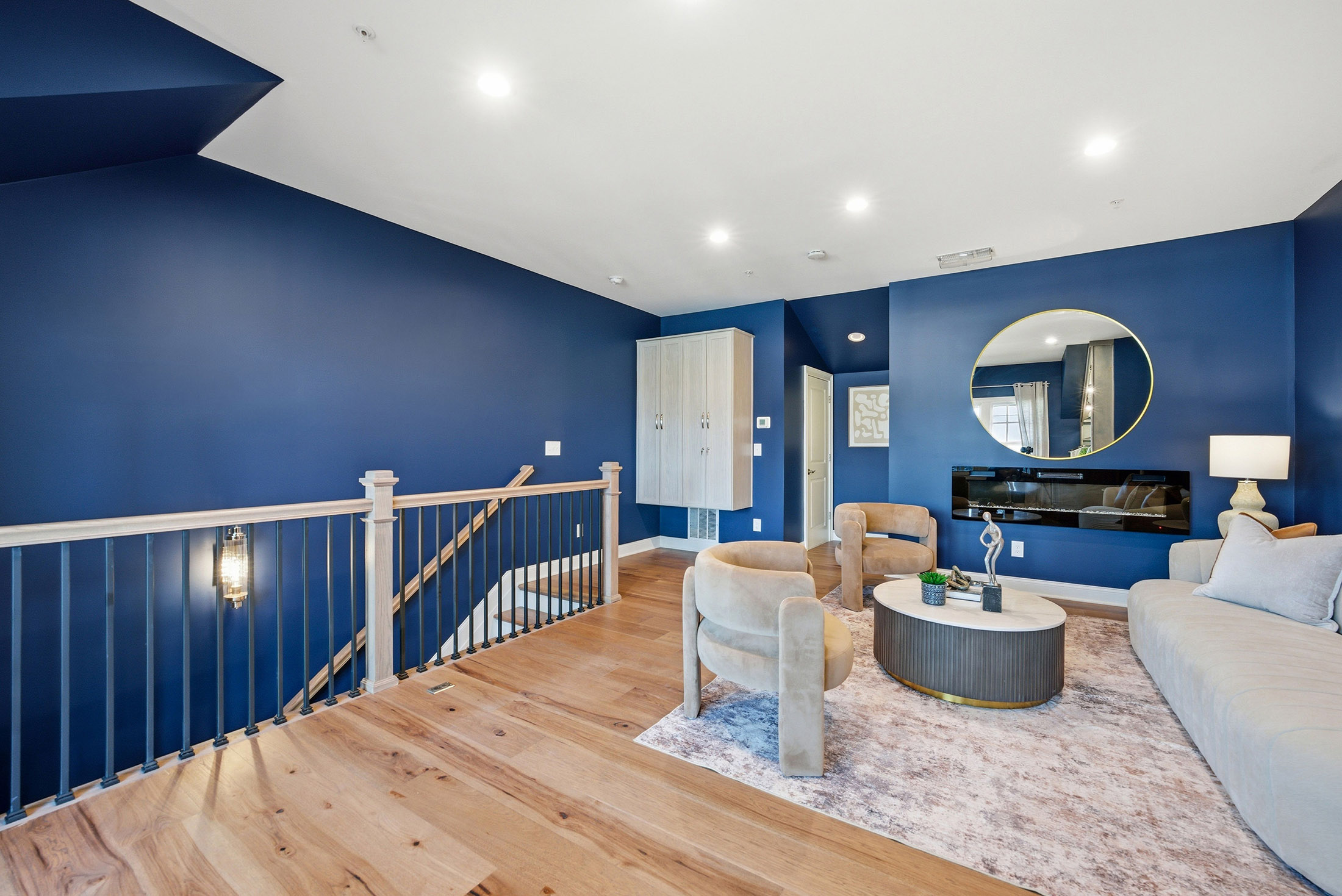  Location, Livability and Thoughtful Upgrades in a One-of-a-Kind Setting - 物件實景