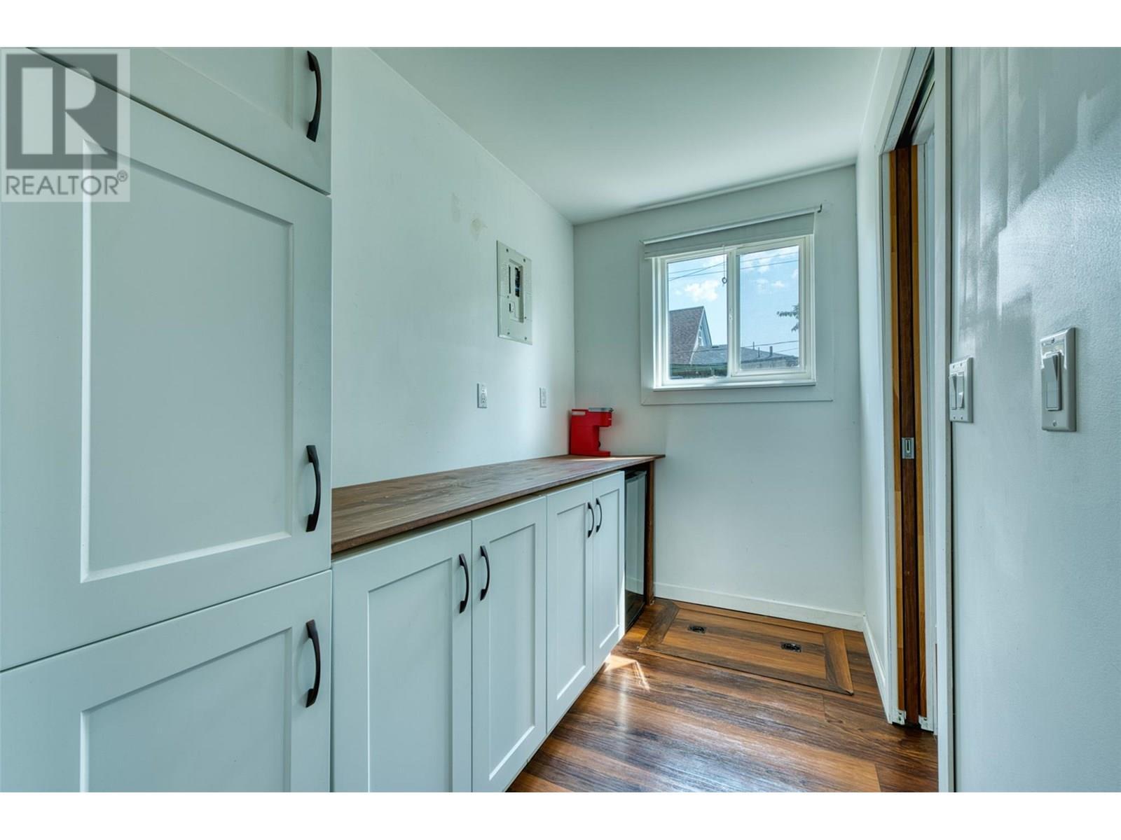 KELOWNA, British Columbia, V1Y 6S9, CA, 5 Bedrooms Bedrooms, ,3 BathroomsBathrooms,Residential,For Sale,1876948