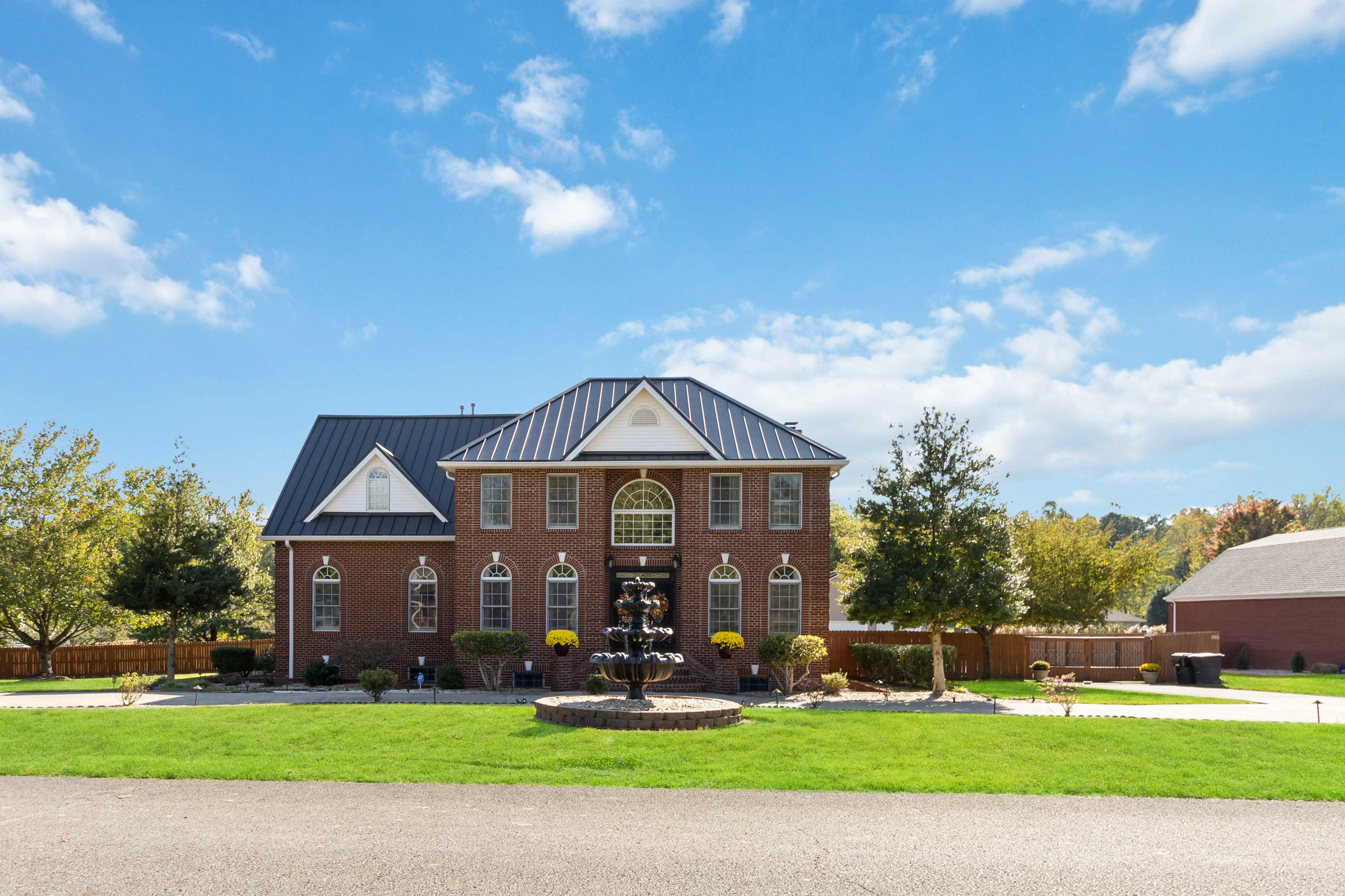 Corbin, Kentucky, 40701, United States, 10 Bedrooms Bedrooms, ,10 BathroomsBathrooms,Residential,For Sale,2045209