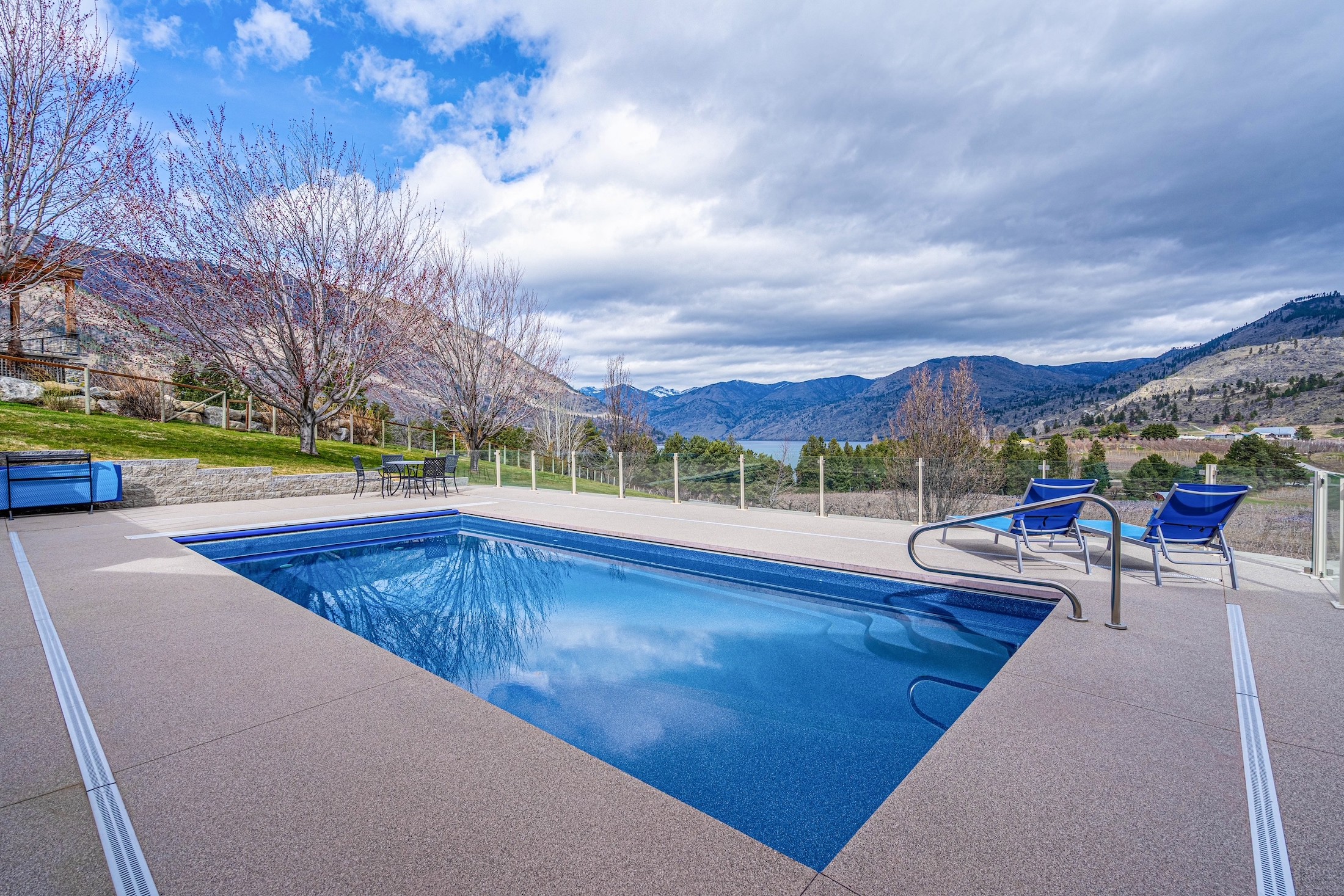  Lake Chelan View Estate with Barn & Acreage - 物件實景