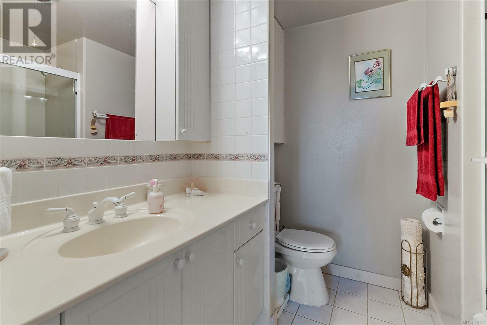 VICTORIA, British Columbia, V8T 3S7, CA, 2 Bedrooms Bedrooms, ,2 BathroomsBathrooms,Residential,For Sale,1875643