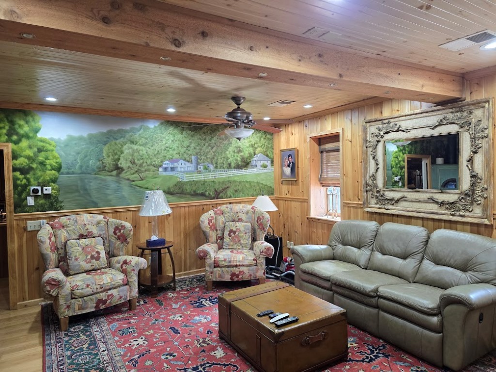 Lansing, North Carolina, 28643, United States, 2 Bedrooms Bedrooms, ,4 BathroomsBathrooms,Residential,For Sale,1914214