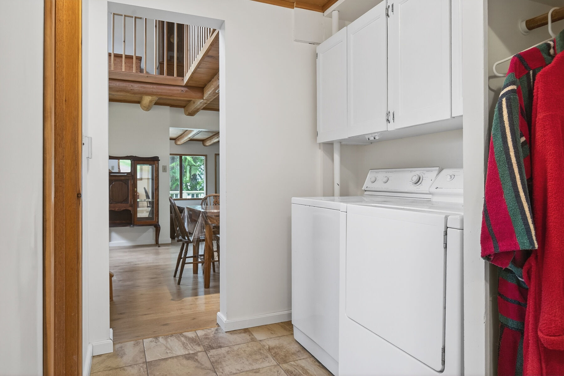  Rare Waterfront Gem - 物件實景