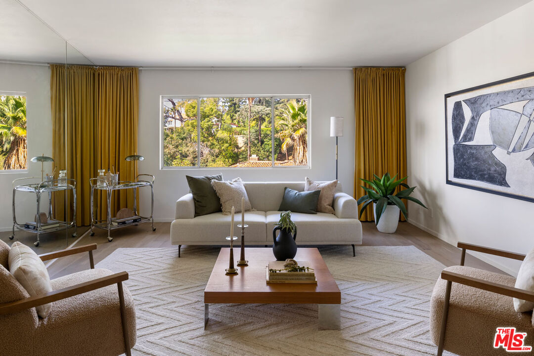 Glendale, California, 91207, United States, 3 Bedrooms Bedrooms, ,3 BathroomsBathrooms,Residential,For Sale,1987777