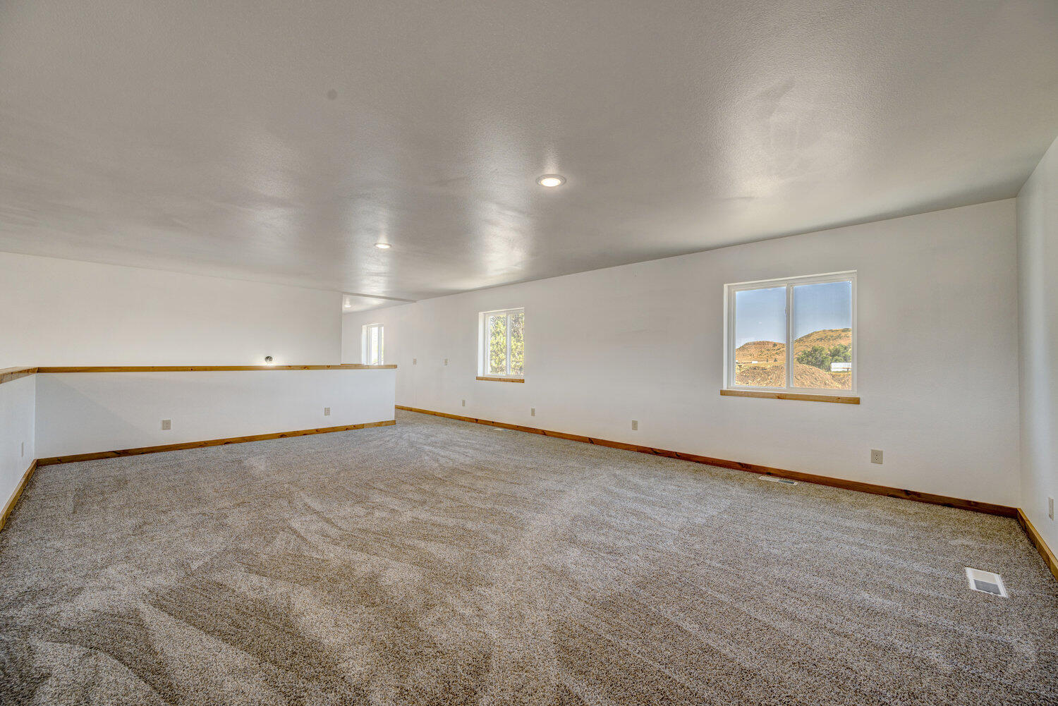 Wyarno, Wyoming, 82845, United States, 6 Bedrooms Bedrooms, ,3 BathroomsBathrooms,Residential,For Sale,1941792