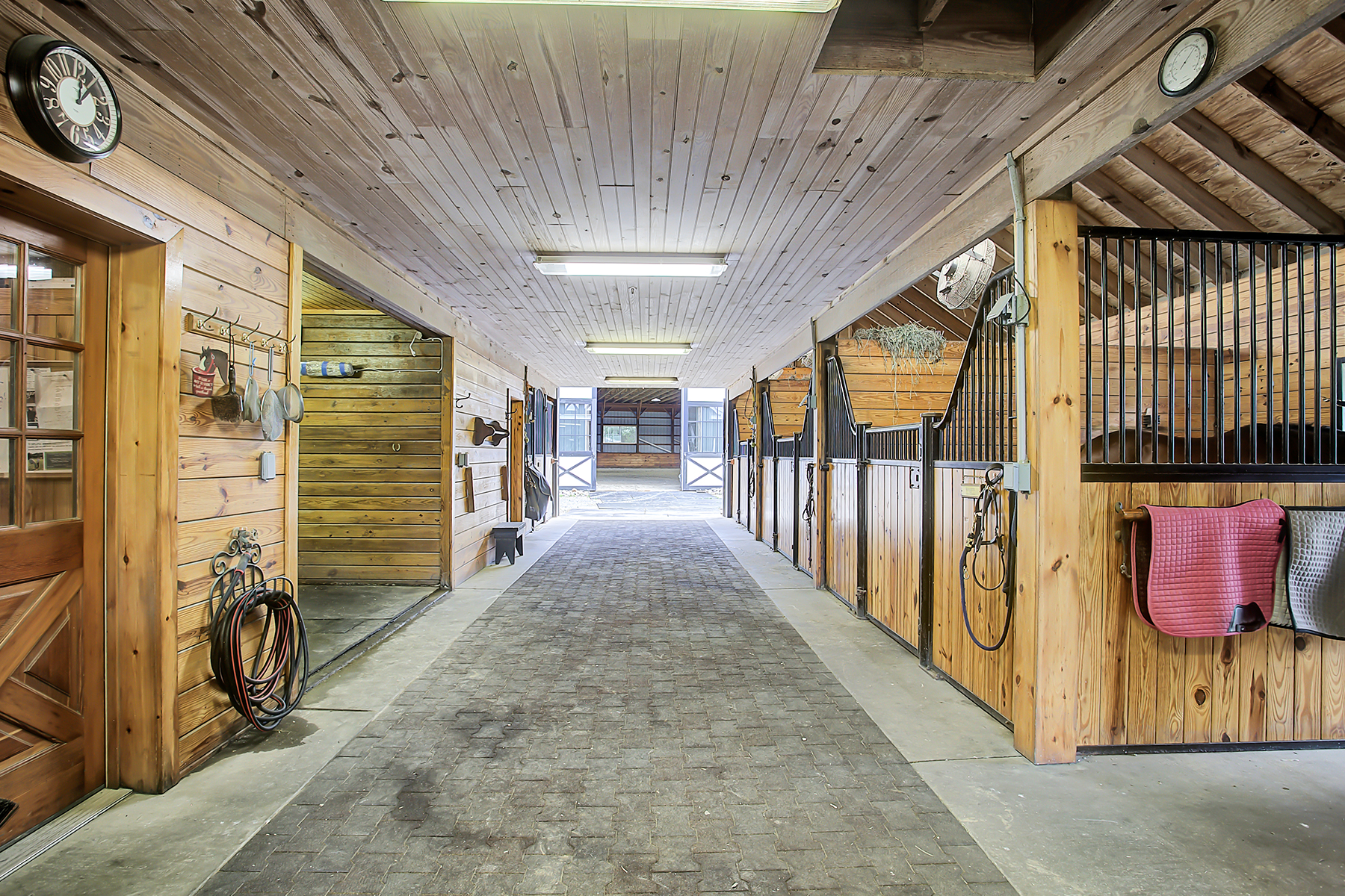  One of a Kind Well Appointed Custom Built Equestrian Property - 物件實景