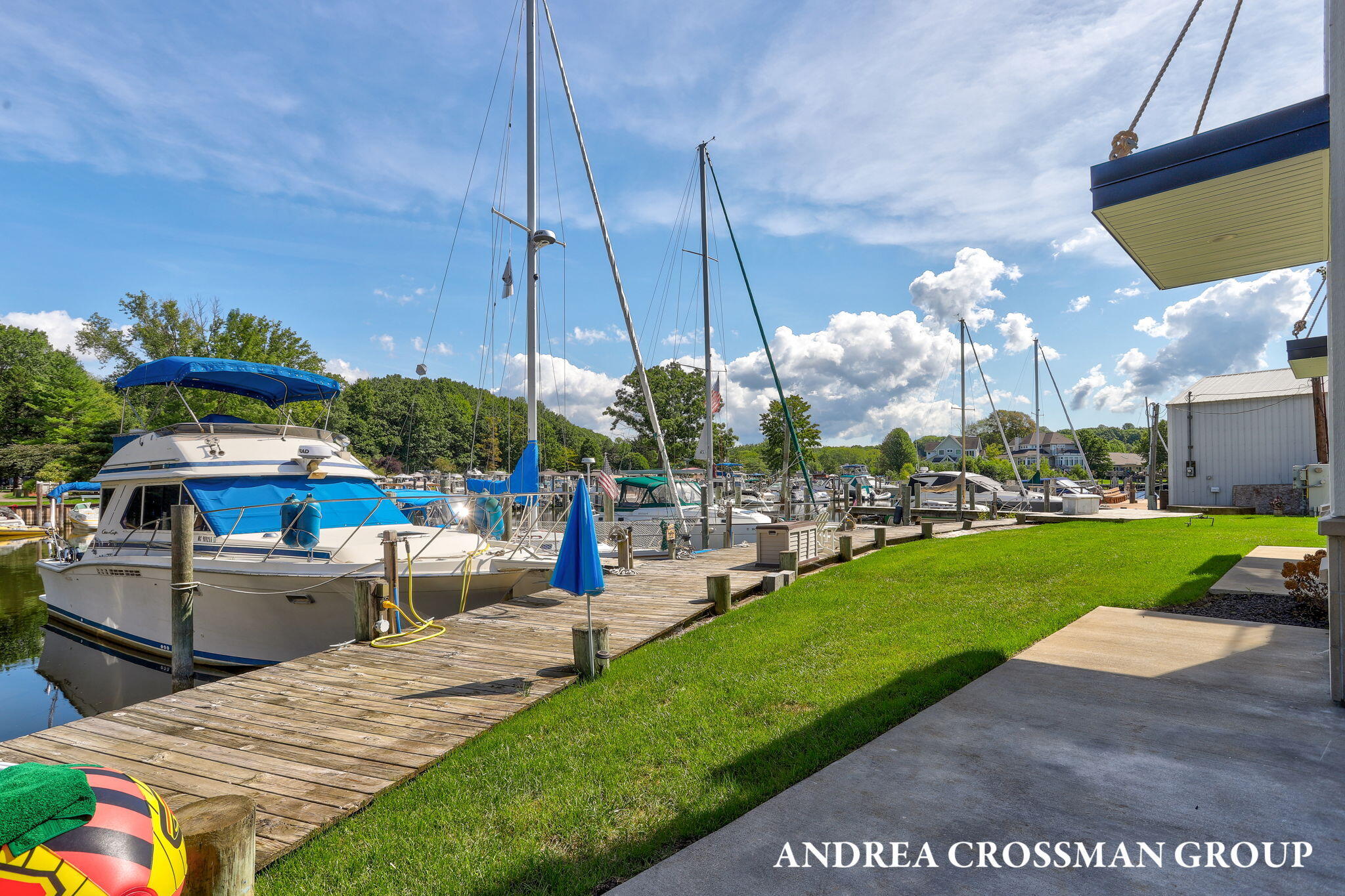 South Haven, Michigan, 49090, United States, 3 Bedrooms Bedrooms, ,3 BathroomsBathrooms,Residential,For Sale,1987692