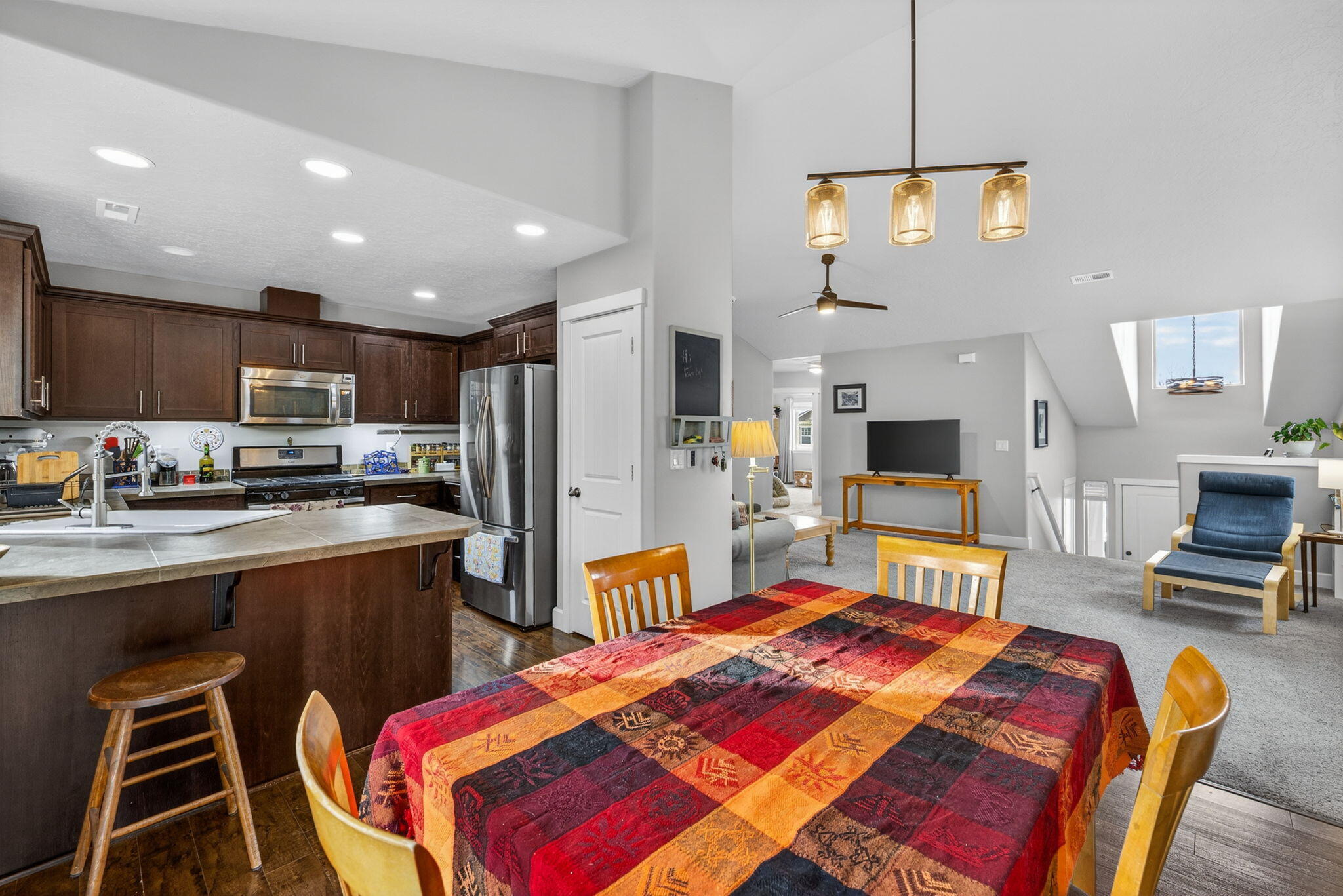 Bend, Oregon, 97701, United States, 4 Bedrooms Bedrooms, ,3 BathroomsBathrooms,Residential,For Sale,2003501