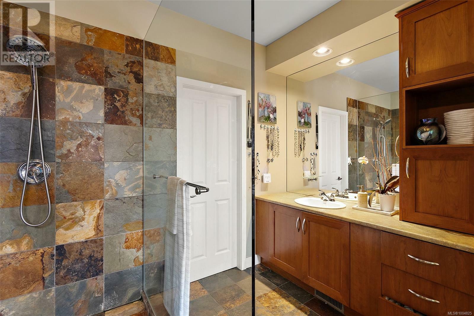 VIEW ROYAL, British Columbia, V9B 1A6, CA, 3 Bedrooms Bedrooms, ,5 BathroomsBathrooms,Residential,For Sale,1883403