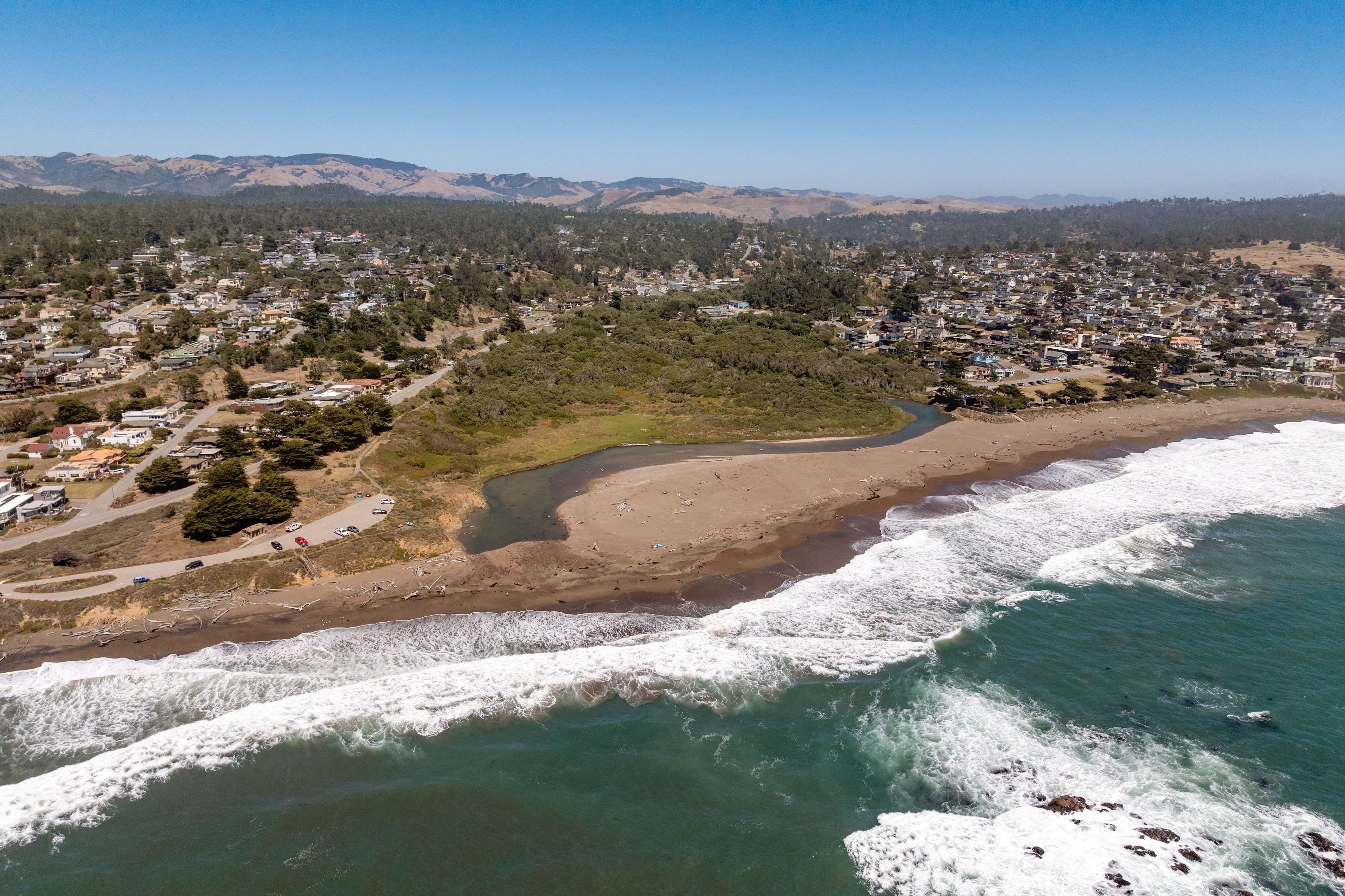 Rare Single-Level Oceanfront Retreat on World-Famous Moonstone Beach - 物件實景