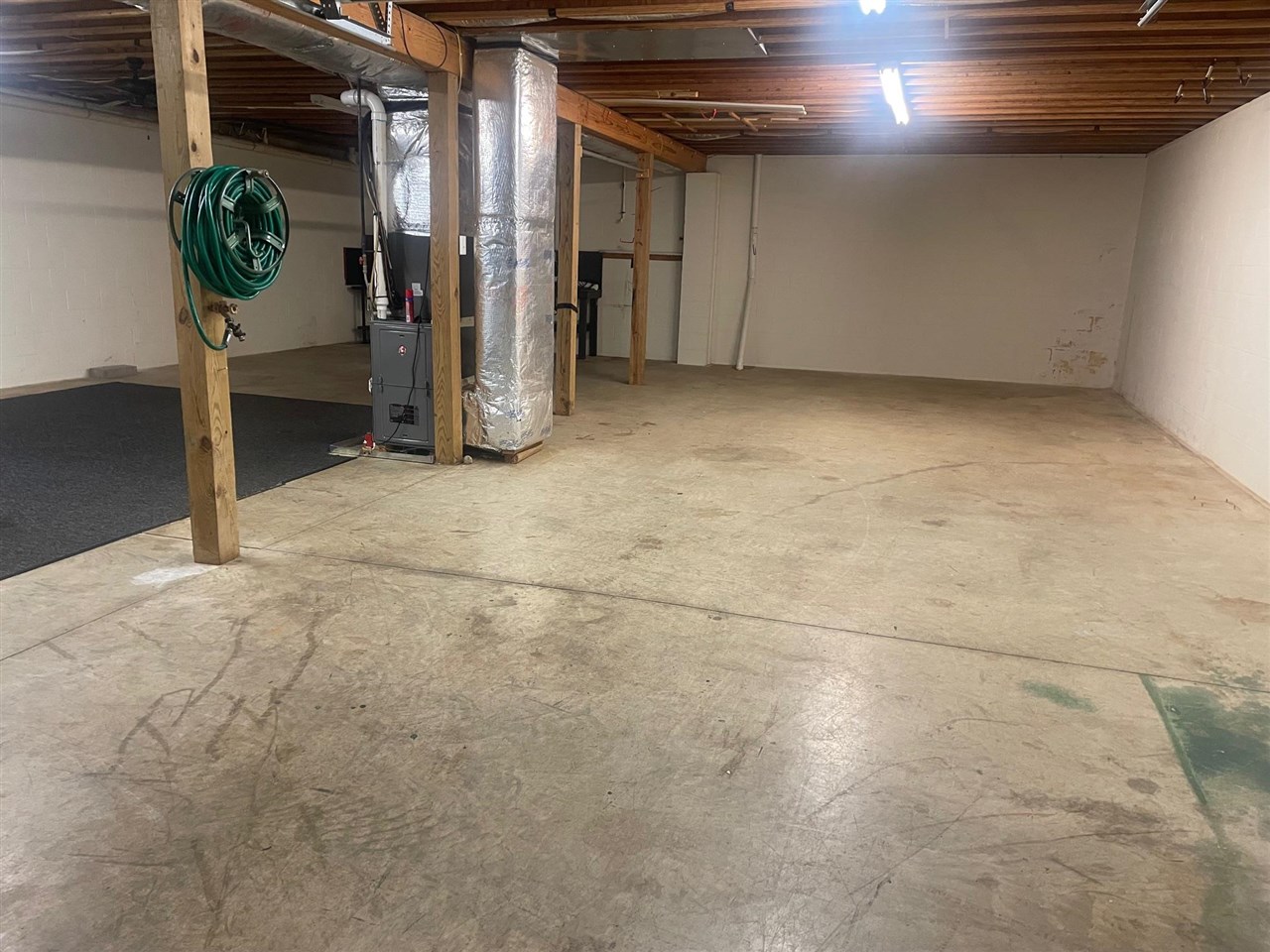 Bowling Green, Kentucky, 42104, United States, 4 Bedrooms Bedrooms, ,5 BathroomsBathrooms,Residential,For Sale,1971353