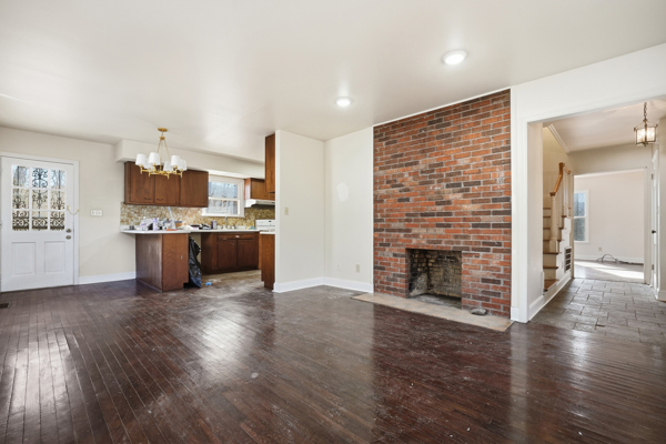 Middlesboro, Kentucky, 40965, United States, 3 Bedrooms Bedrooms, ,2 BathroomsBathrooms,Residential,For Sale,2012565