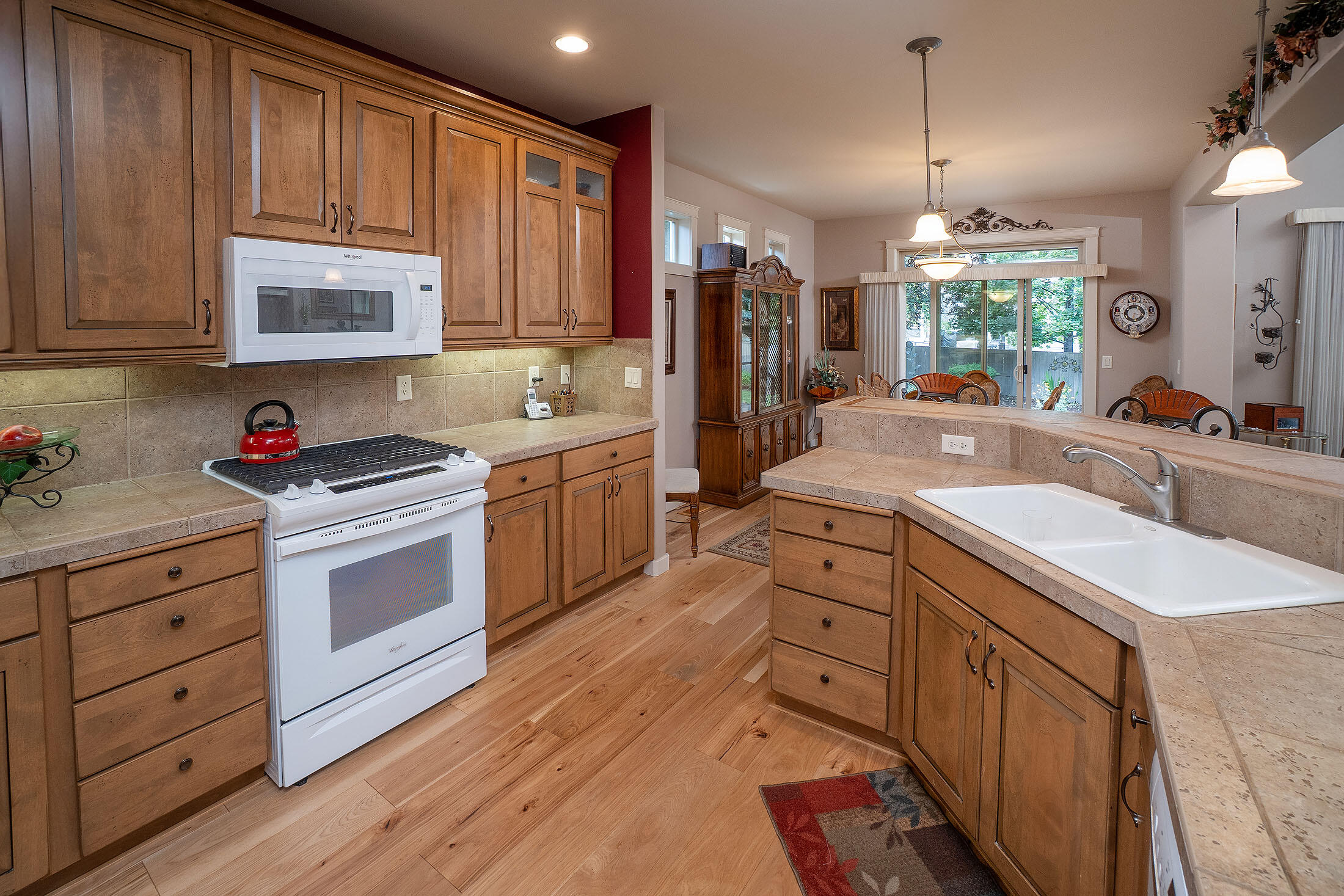 Bend, Oregon, 97702, United States, 3 Bedrooms Bedrooms, ,2 BathroomsBathrooms,Residential,For Sale,1883442