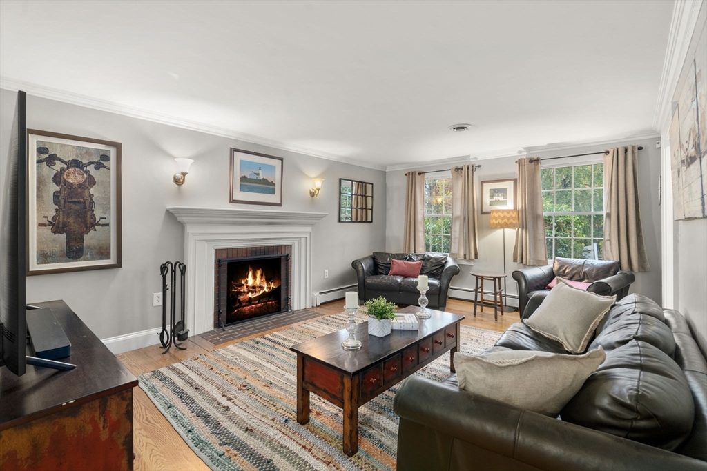 Medfield, Massachusetts, 02052, United States, 3 Bedrooms Bedrooms, ,3 BathroomsBathrooms,Residential,For Sale,1991365