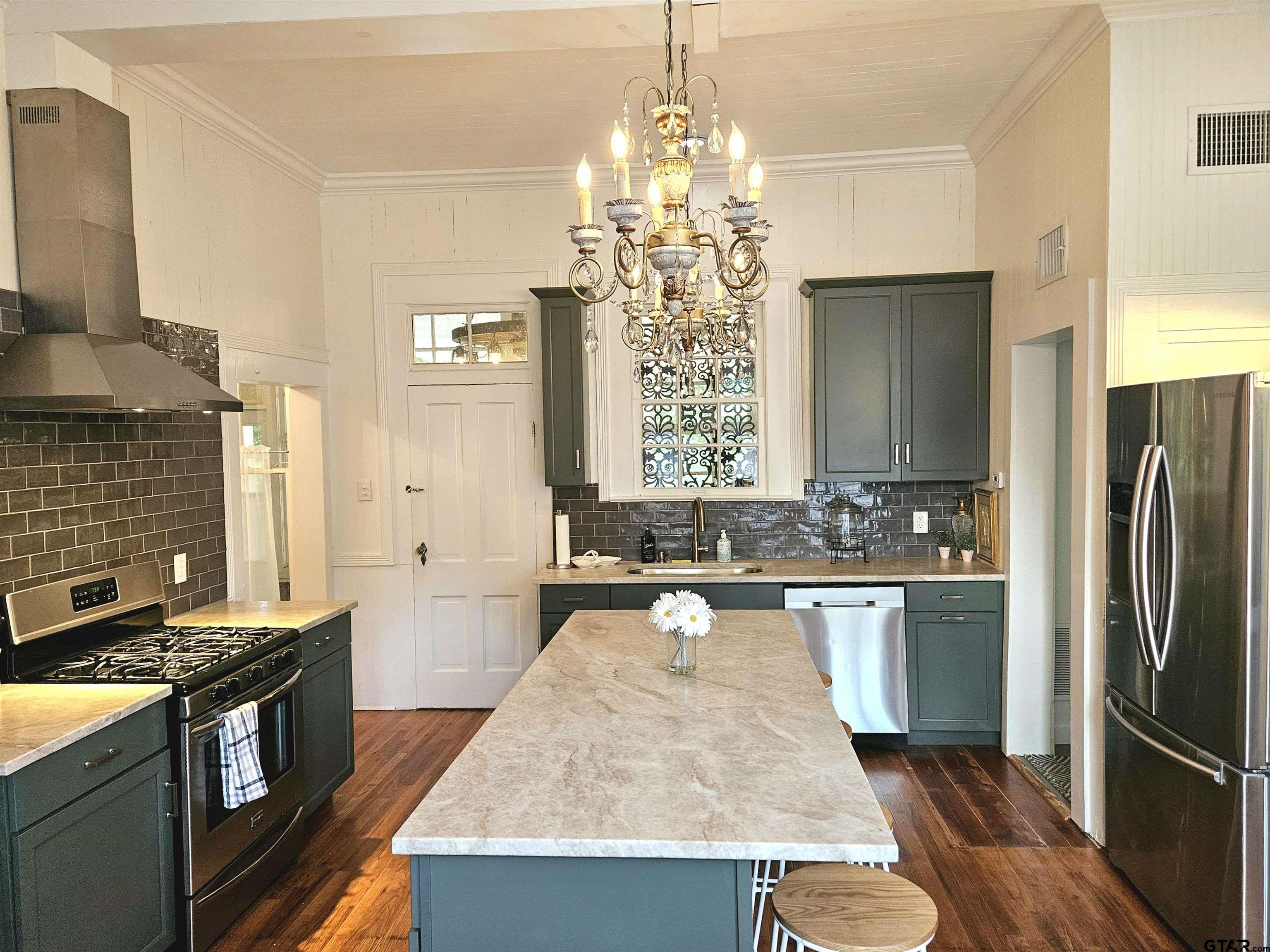 Jacksonville, Texas, 75766, United States, 5 Bedrooms Bedrooms, ,4 BathroomsBathrooms,Residential,For Sale,2000635