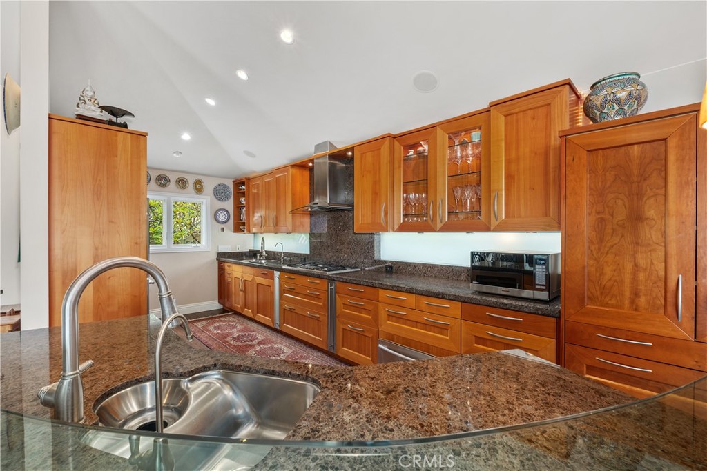 Laguna Beach, California, 92651, United States, 3 Bedrooms Bedrooms, ,4 BathroomsBathrooms,Residential,For Sale,1838751