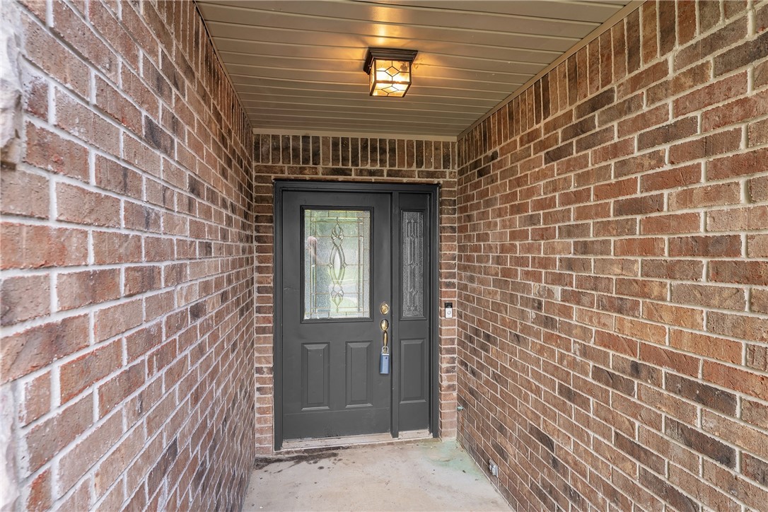Bentonville, Arkansas, 72713, United States, 5 Bedrooms Bedrooms, ,3 BathroomsBathrooms,Residential,For Sale,1882390