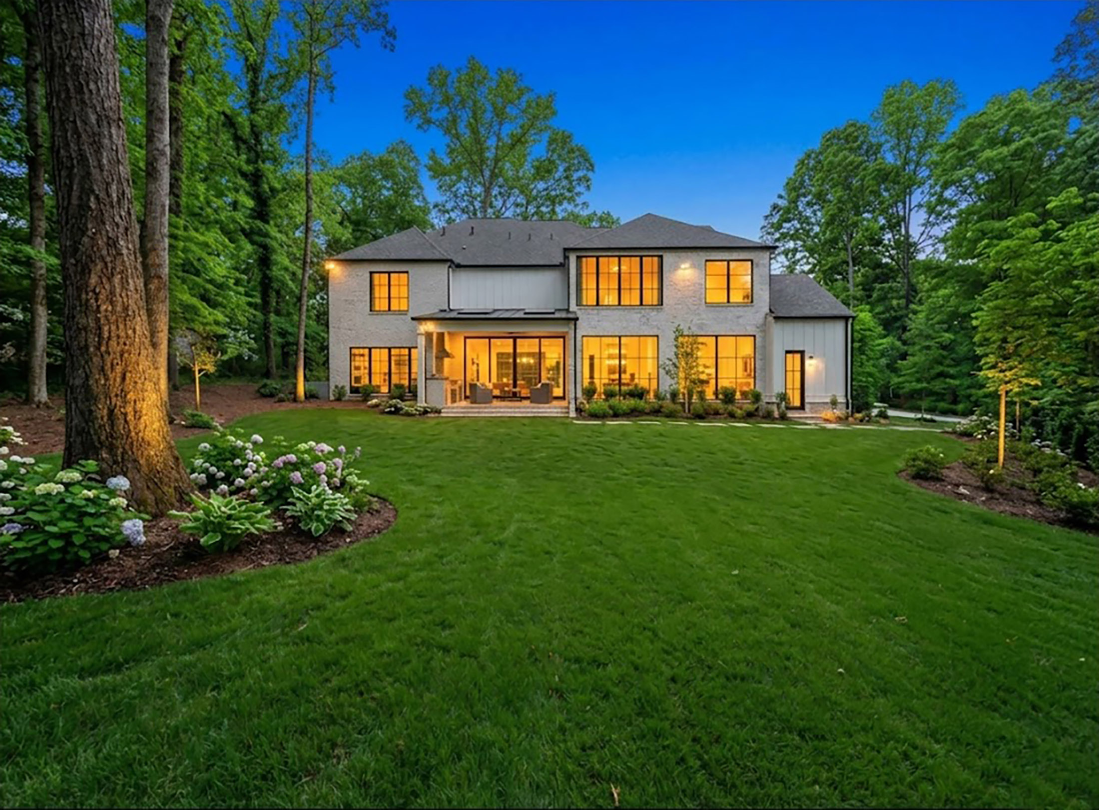  The Epitome of Alpharetta Luxury: Transitional Masterpiece in Garden District - 物件實景