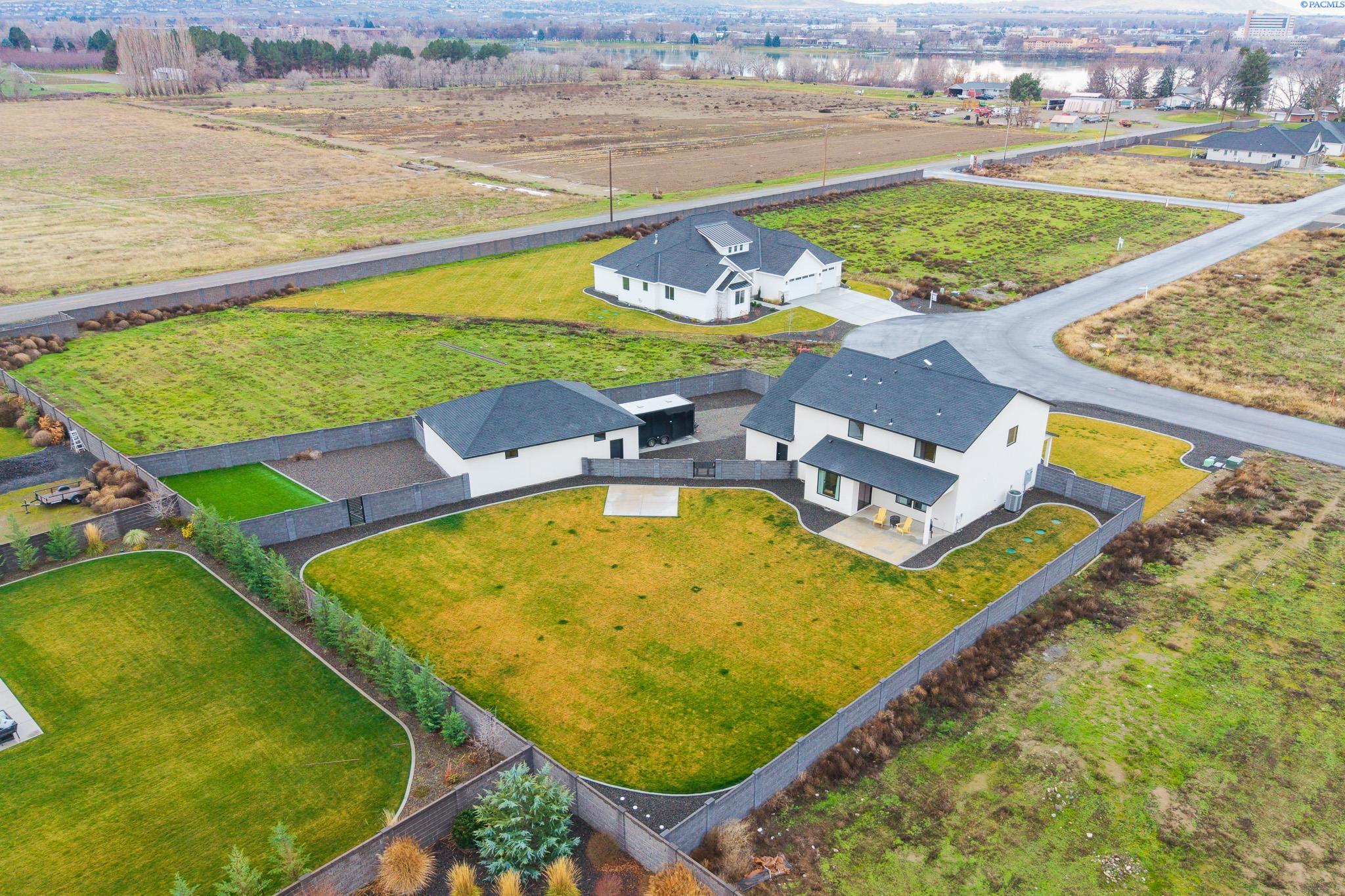 Pasco, Washington, 99301, United States, 4 Bedrooms Bedrooms, ,3 BathroomsBathrooms,Residential,For Sale,2005425