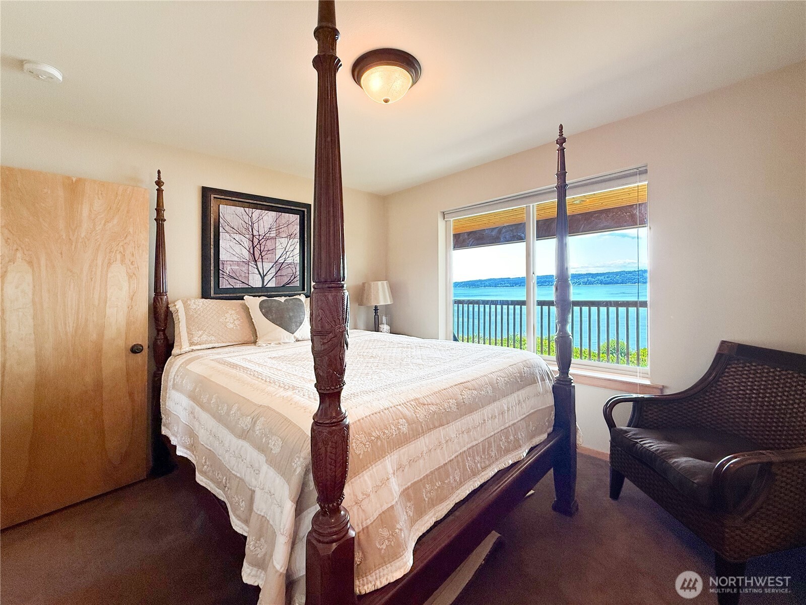 Everett, Washington, 98206, United States, 2 Bedrooms Bedrooms, ,1 BathroomBathrooms,Residential,For Sale,1982450