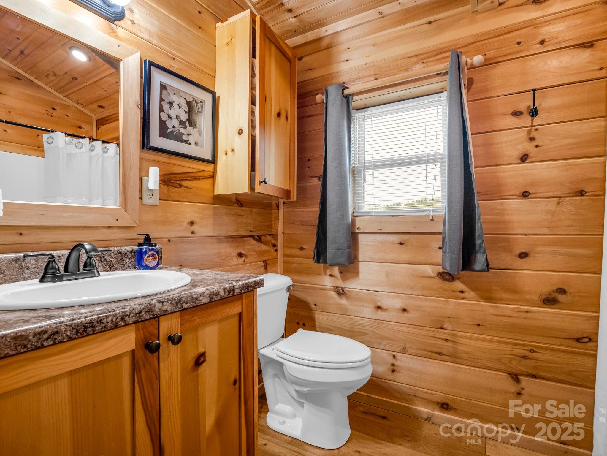 Tryon, North Carolina, 28782, United States, 3 Bedrooms Bedrooms, ,3 BathroomsBathrooms,Residential,For Sale,1914203