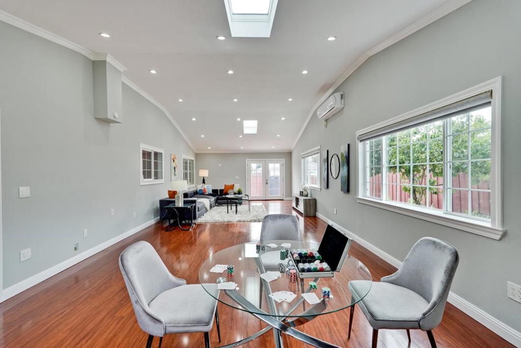 Union City, California, 94587, United States, 4 Bedrooms Bedrooms, ,3 BathroomsBathrooms,Residential,For Sale,1978572