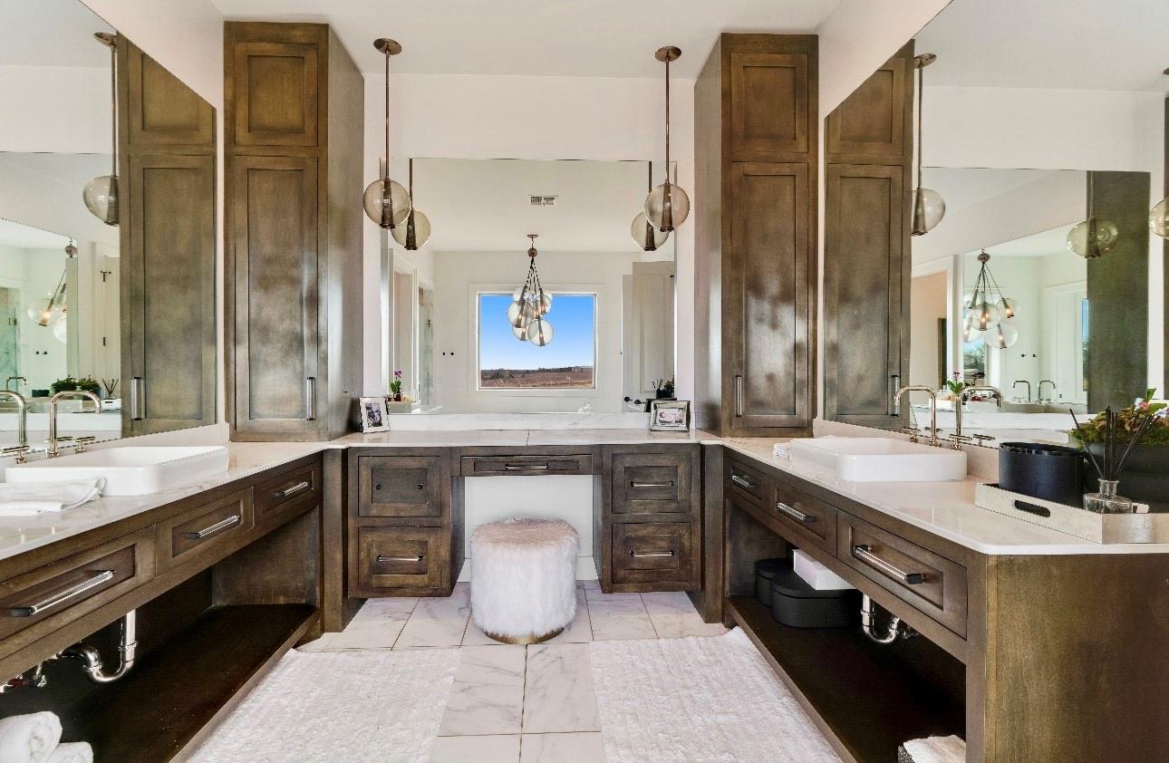 Paris, Texas, 75462, United States, 4 Bedrooms Bedrooms, ,5 BathroomsBathrooms,Residential,For Sale,1980536