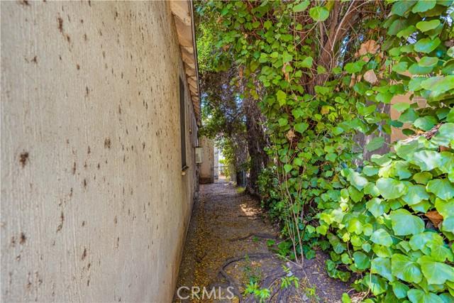 Los Angeles, California, 90024, United States, 3 Bedrooms Bedrooms, ,2 BathroomsBathrooms,Residential,For Sale,1868627