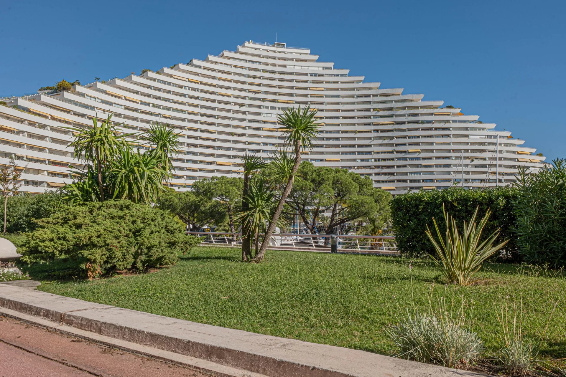 Villeneuve-Loubet, Provence-Alpes-Côte d’Azur, 06270, FR, 2 Bedrooms Bedrooms, ,Residential,For Sale,1996026