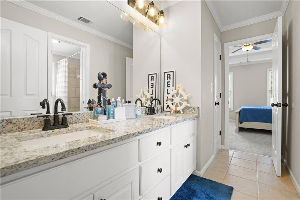 Lithonia, Georgia, 30038, United States, 7 Bedrooms Bedrooms, ,5 BathroomsBathrooms,Residential,For Sale,1948640